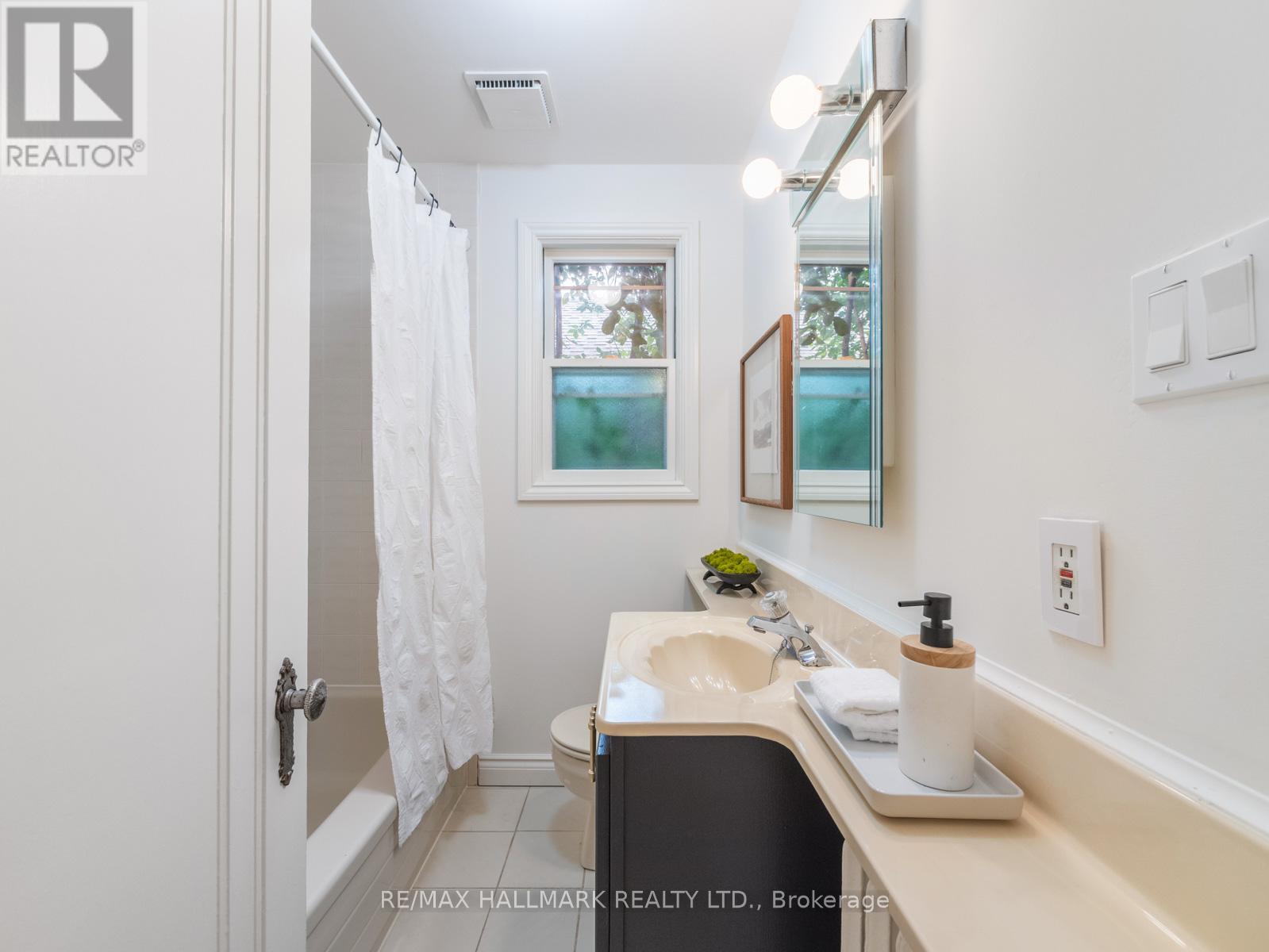 11 BRIAR DALE BOULEVARD