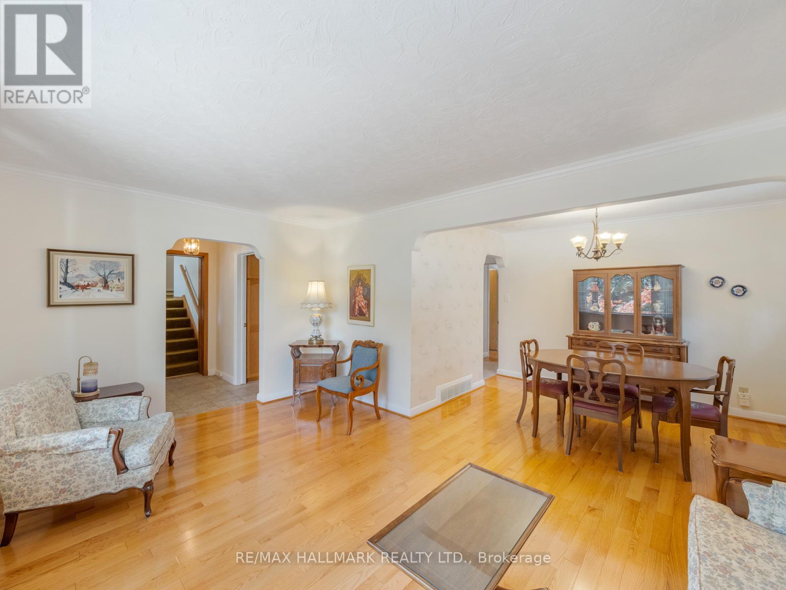 60 GREYLAWN CRESCENT
