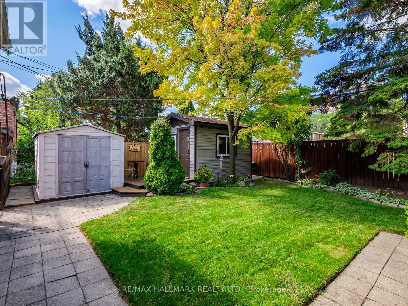60 GREYLAWN CRESCENT