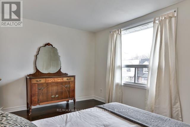 4 MYRTLE AVENUE