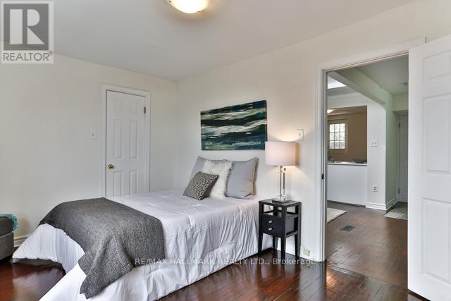 4 MYRTLE AVENUE
