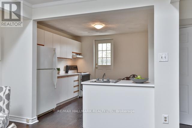 4 MYRTLE AVENUE