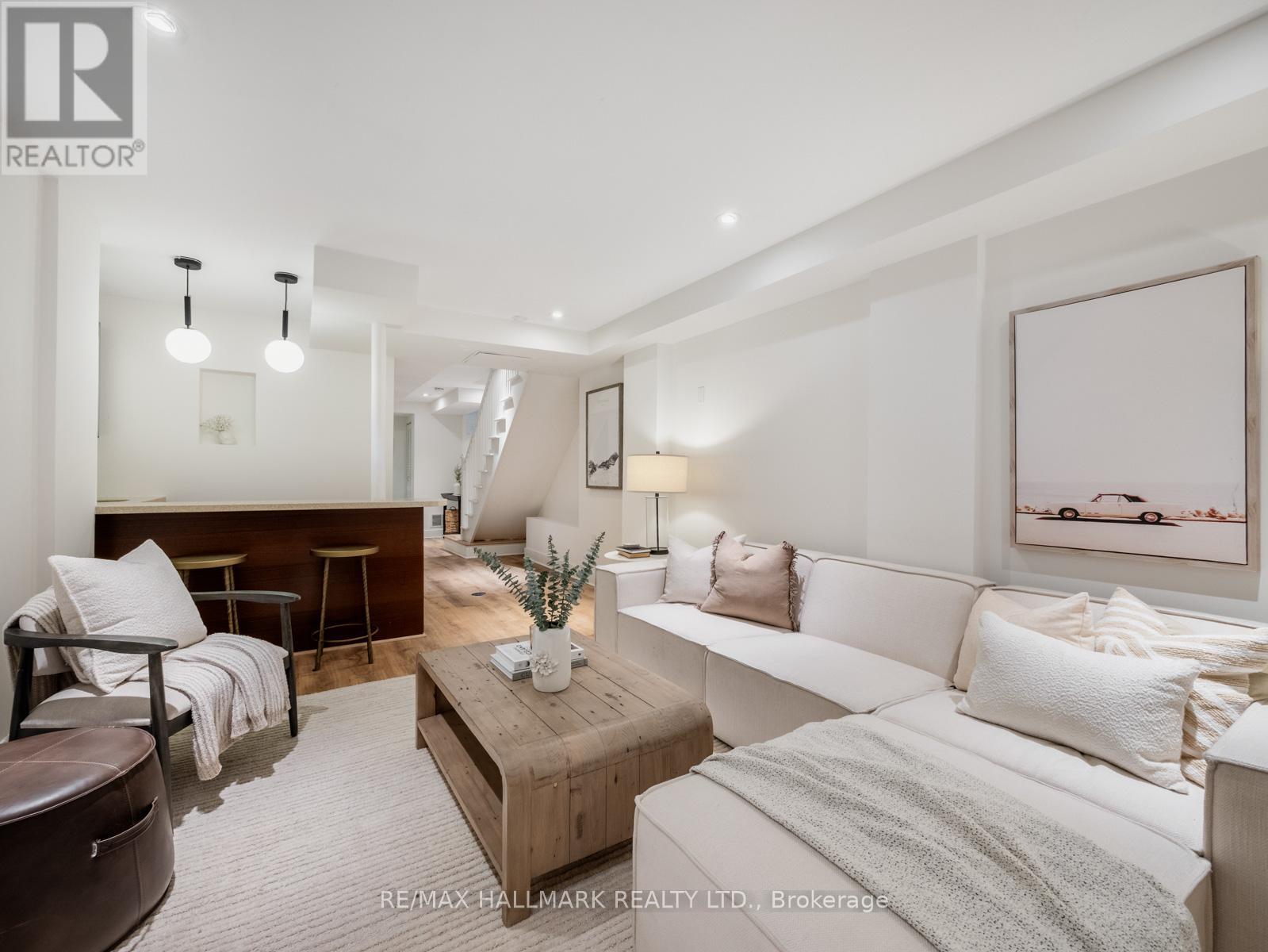 95 SILVER BIRCH AVENUE