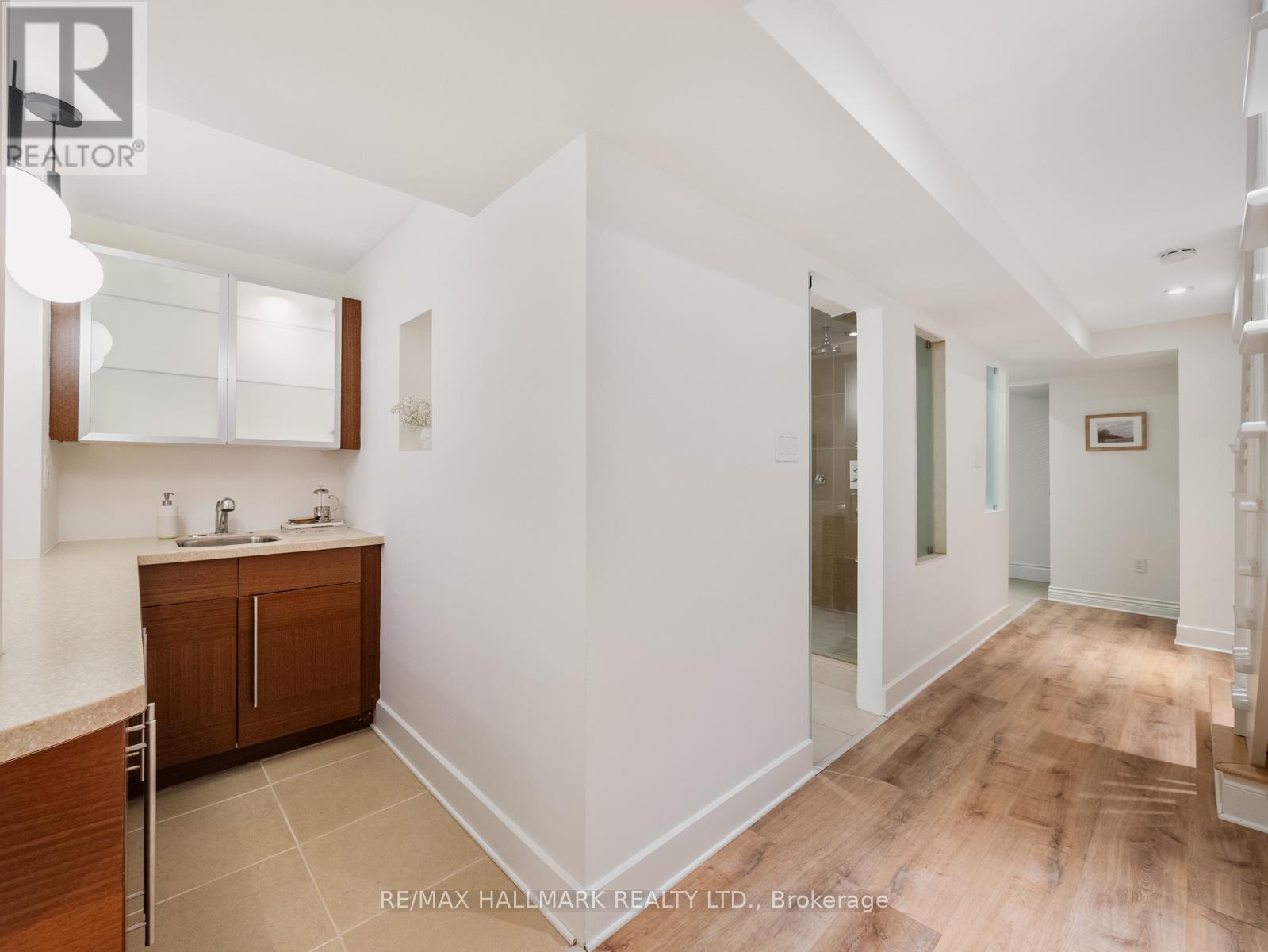 95 SILVER BIRCH AVENUE