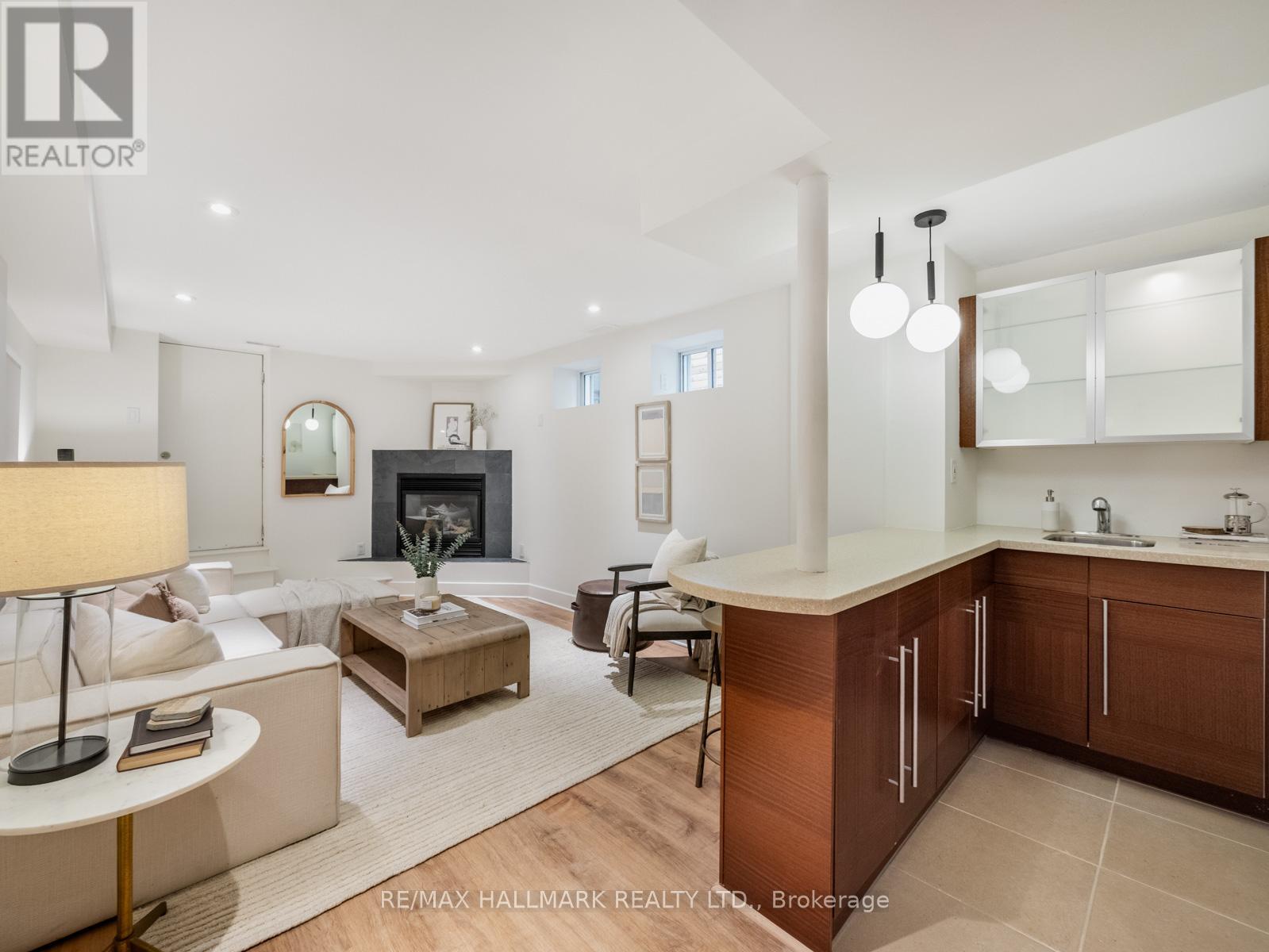 95 SILVER BIRCH AVENUE