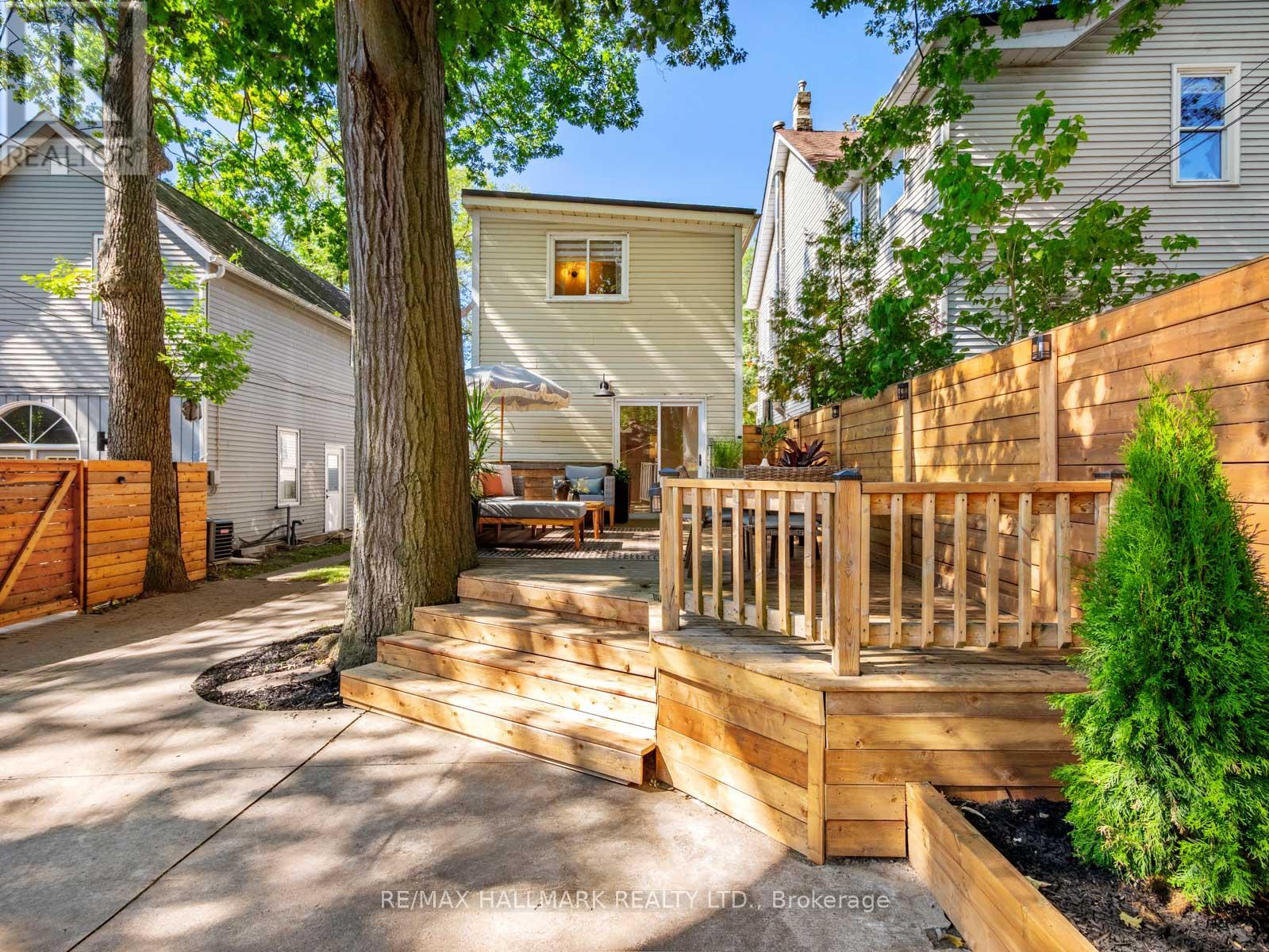 95 SILVER BIRCH AVENUE