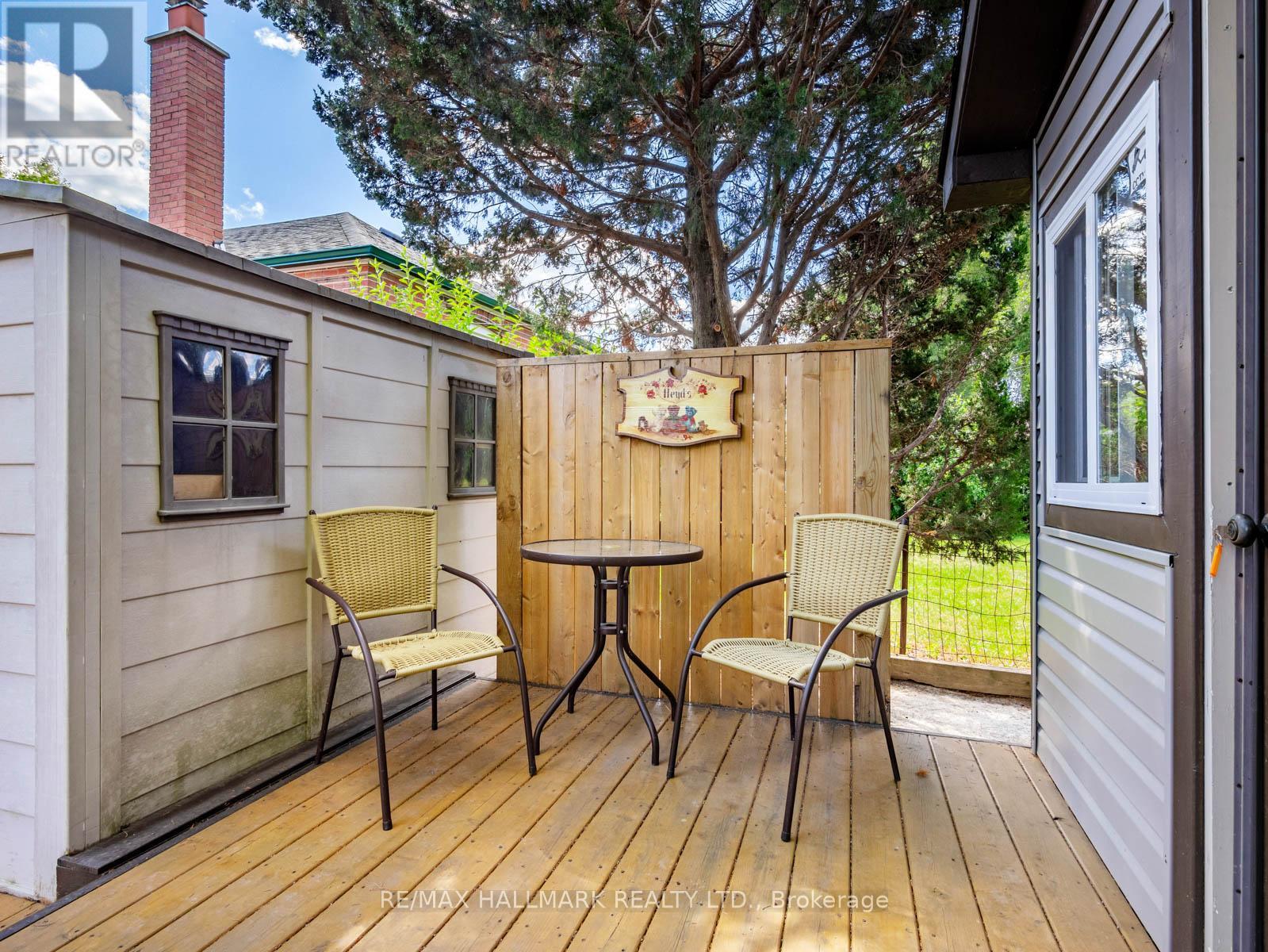 60 GREYLAWN CRESCENT