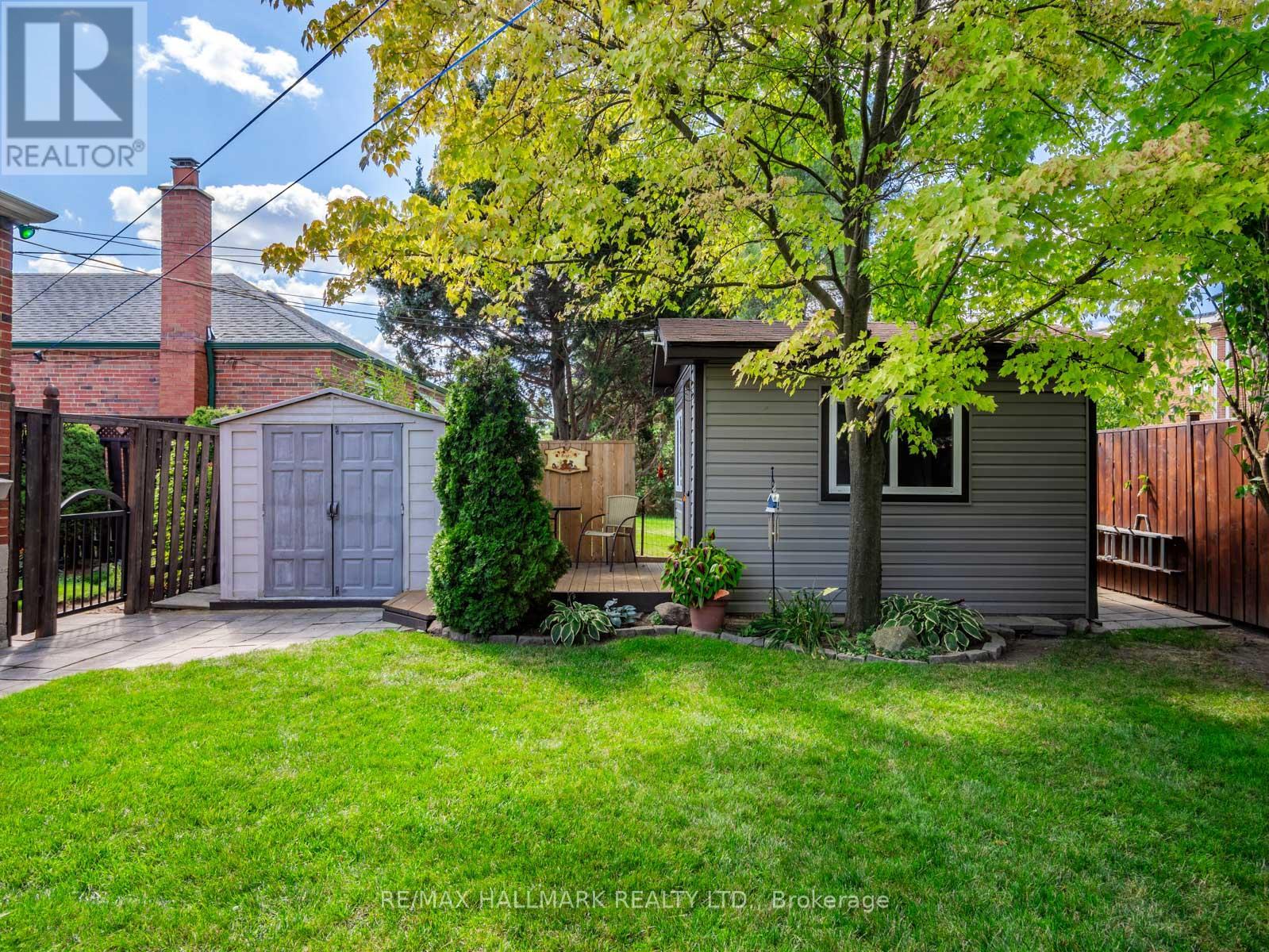 60 GREYLAWN CRESCENT