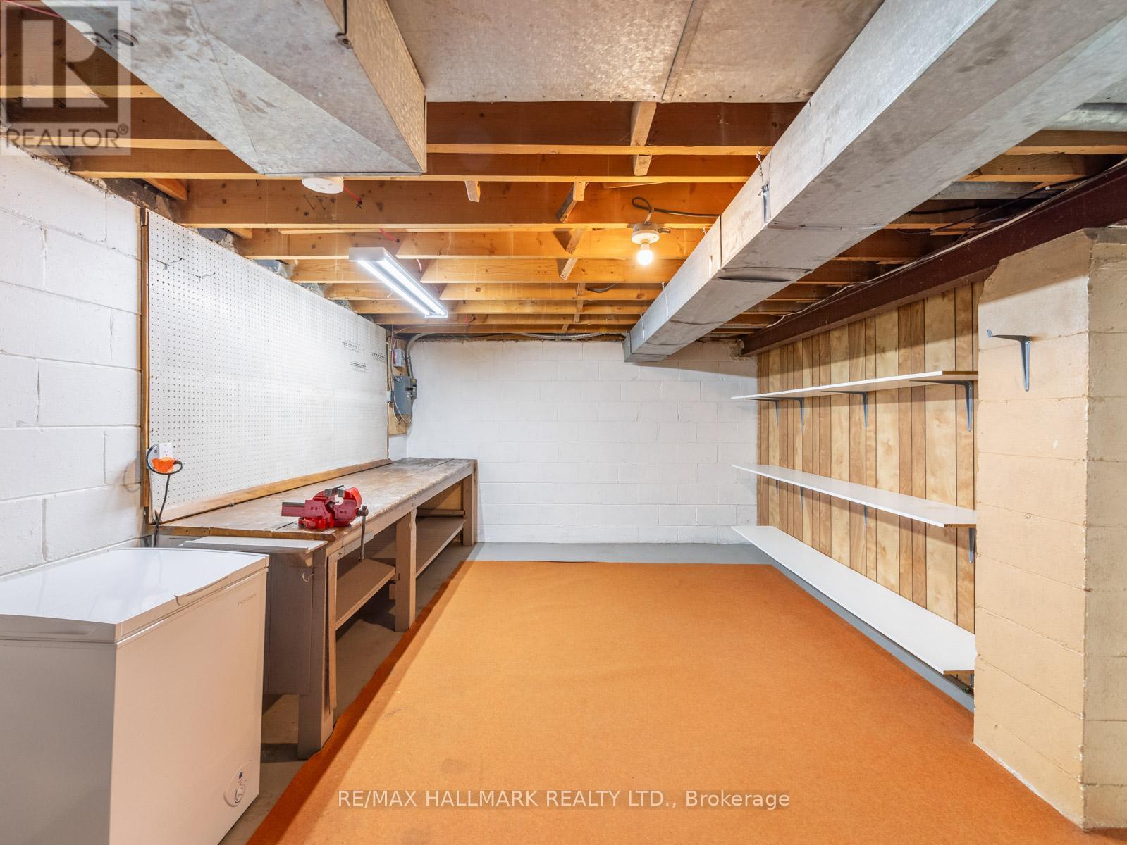 60 GREYLAWN CRESCENT