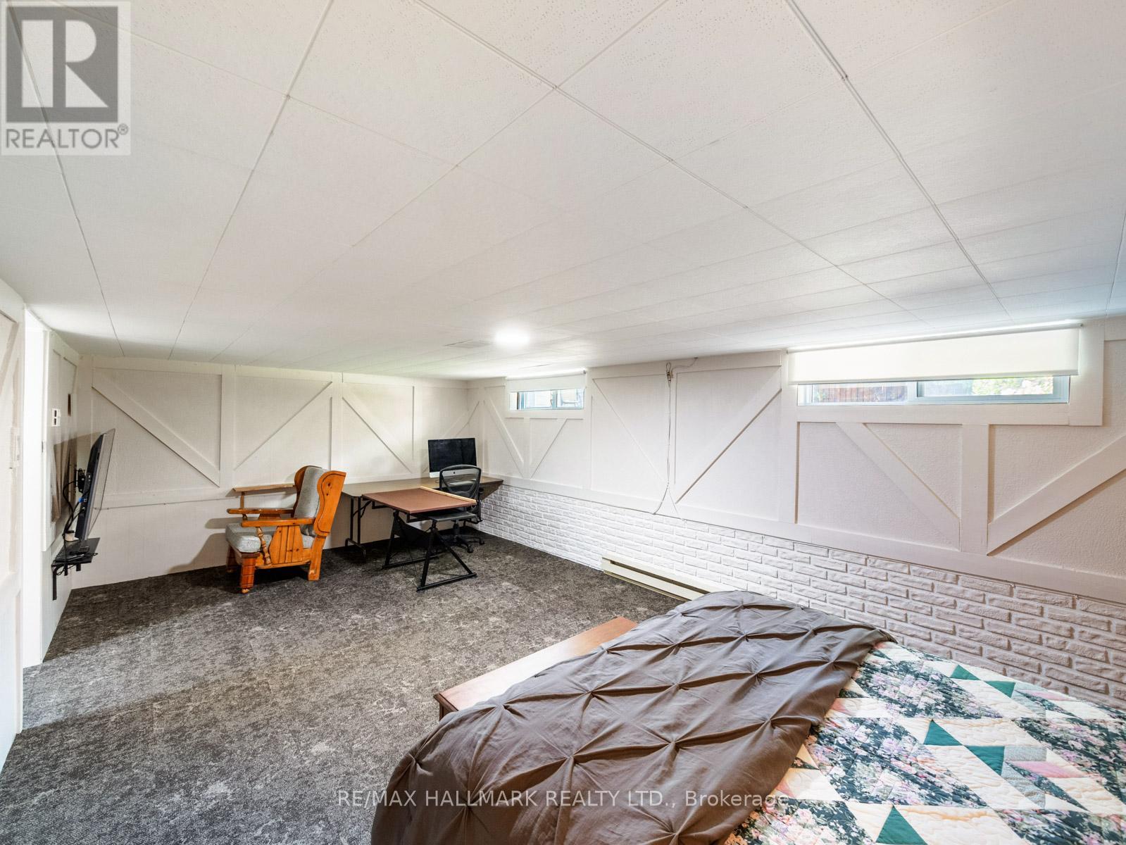 60 GREYLAWN CRESCENT