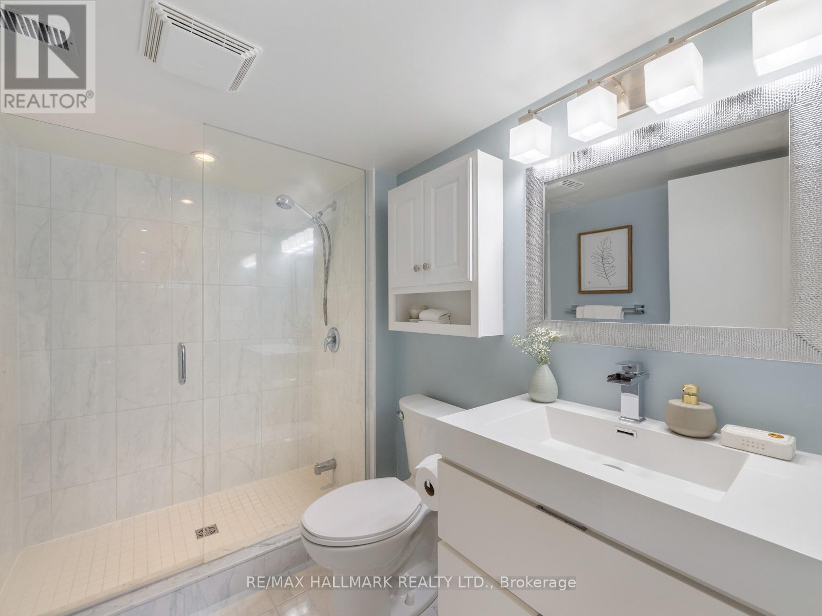 215 GOLFVIEW AVENUE