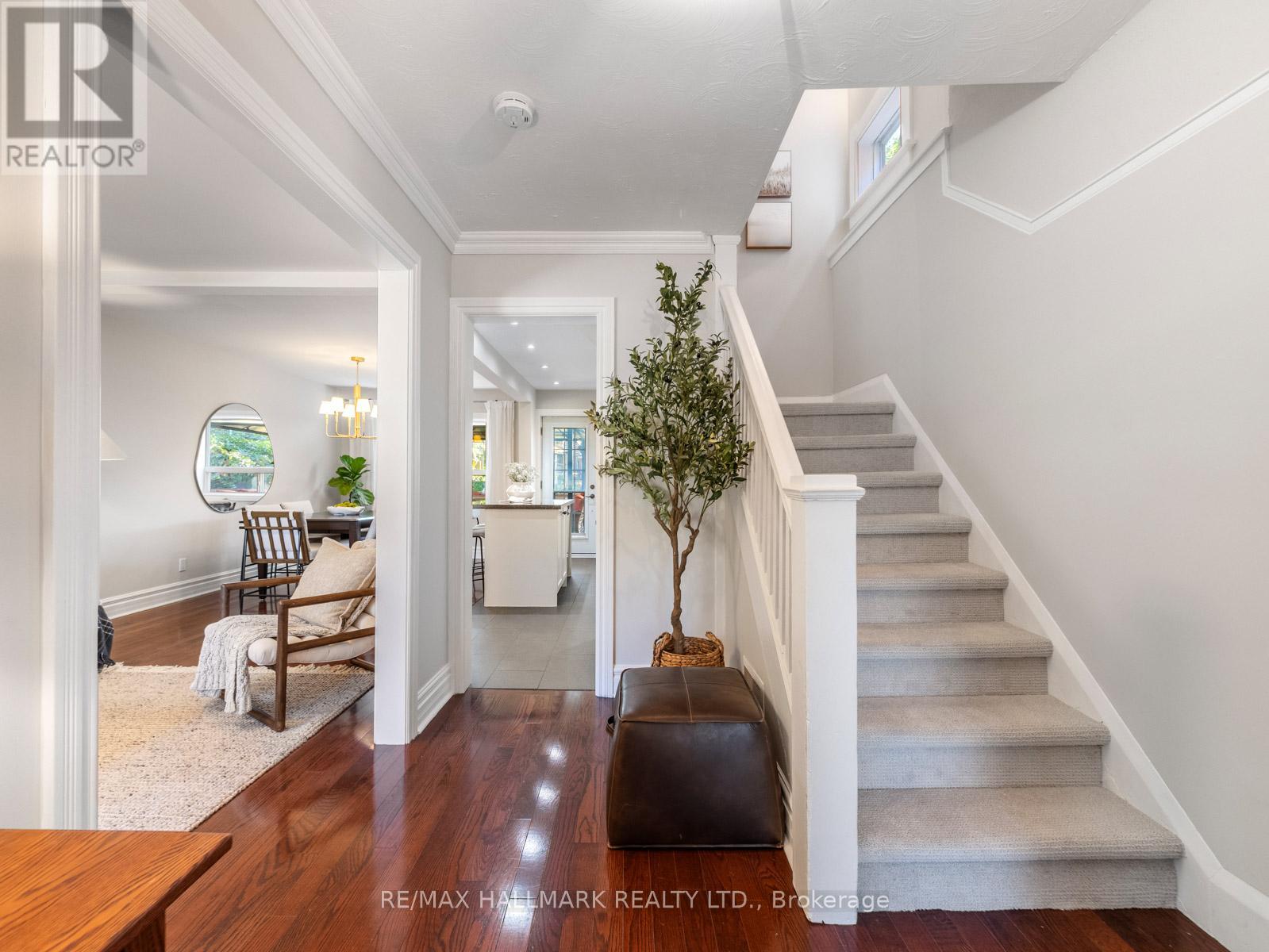 215 GOLFVIEW AVENUE
