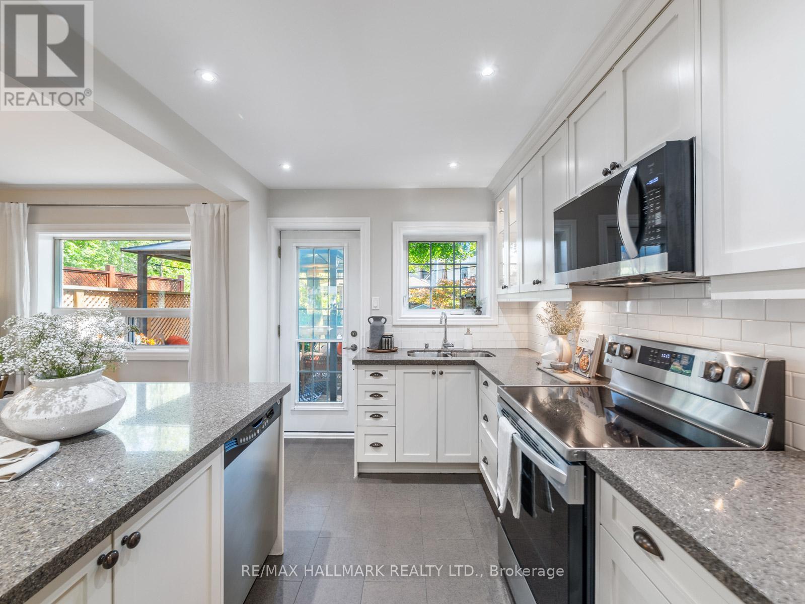215 GOLFVIEW AVENUE