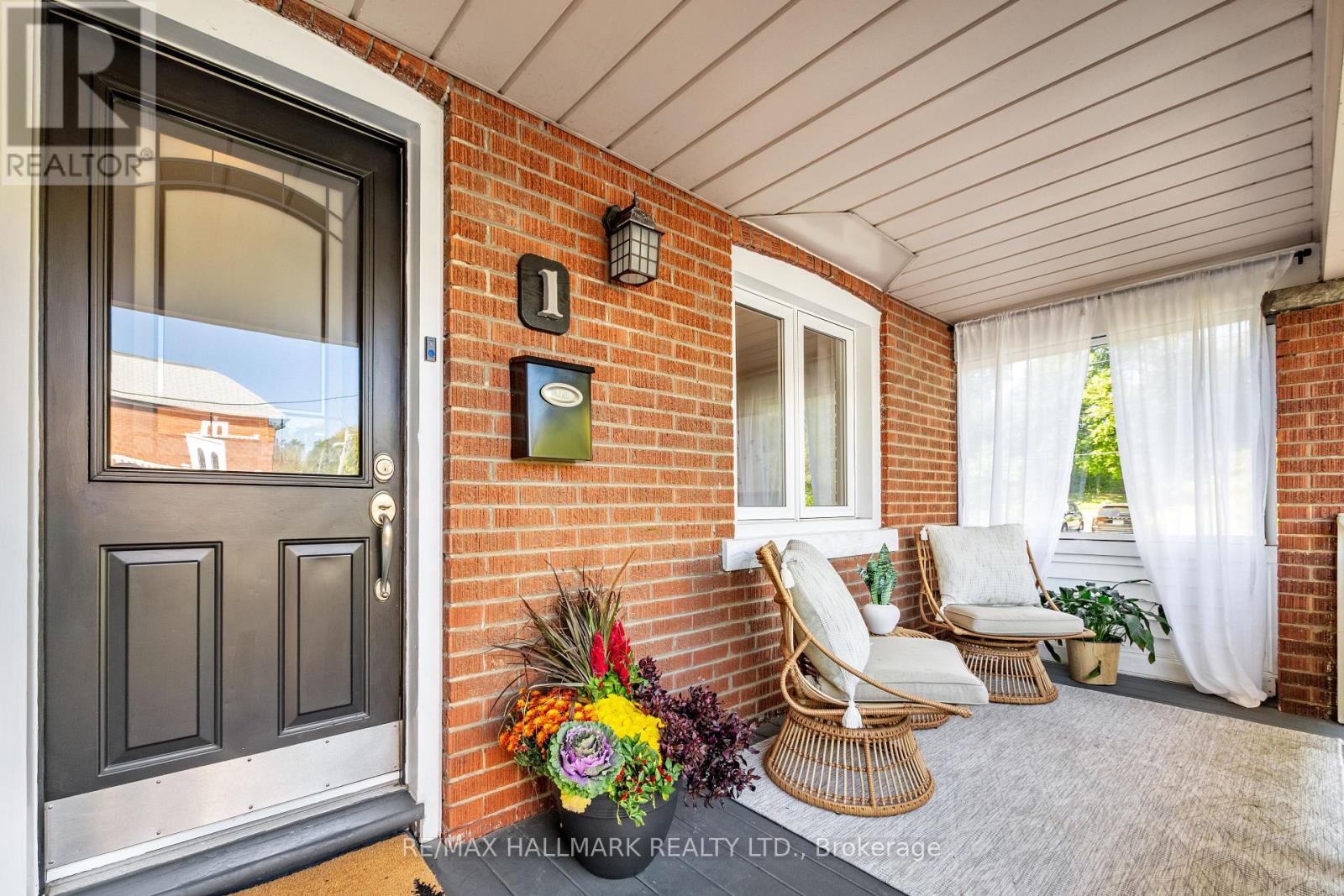 1 HEYWORTH CRESCENT