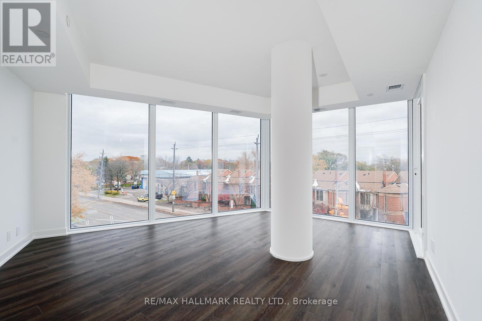 418 - 2 MANDERLEY DRIVE