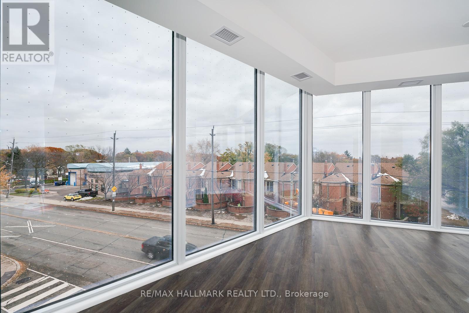 418 - 2 MANDERLEY DRIVE