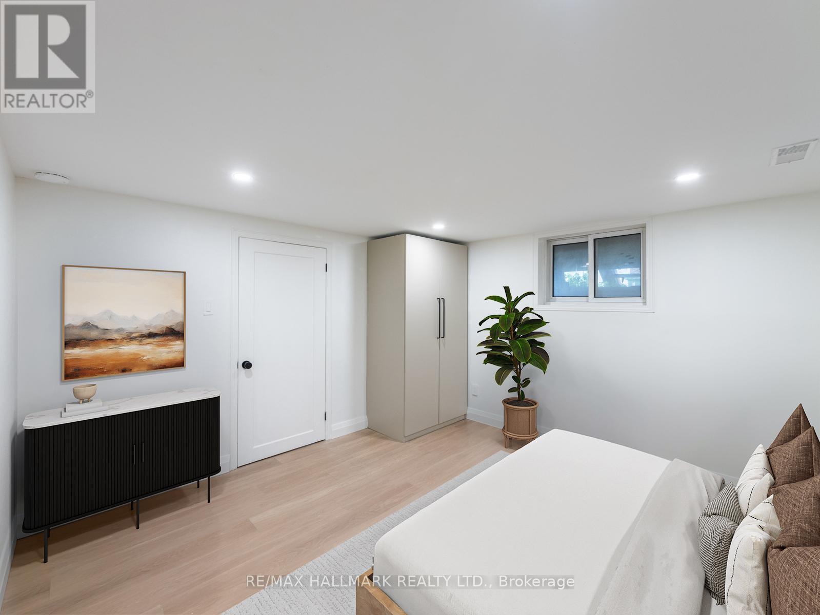 LOWER - 588 VICTORIA PARK AVENUE