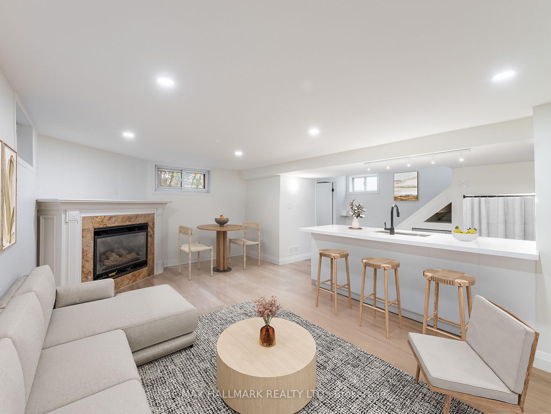 588 Victoria Park Avenue Lower