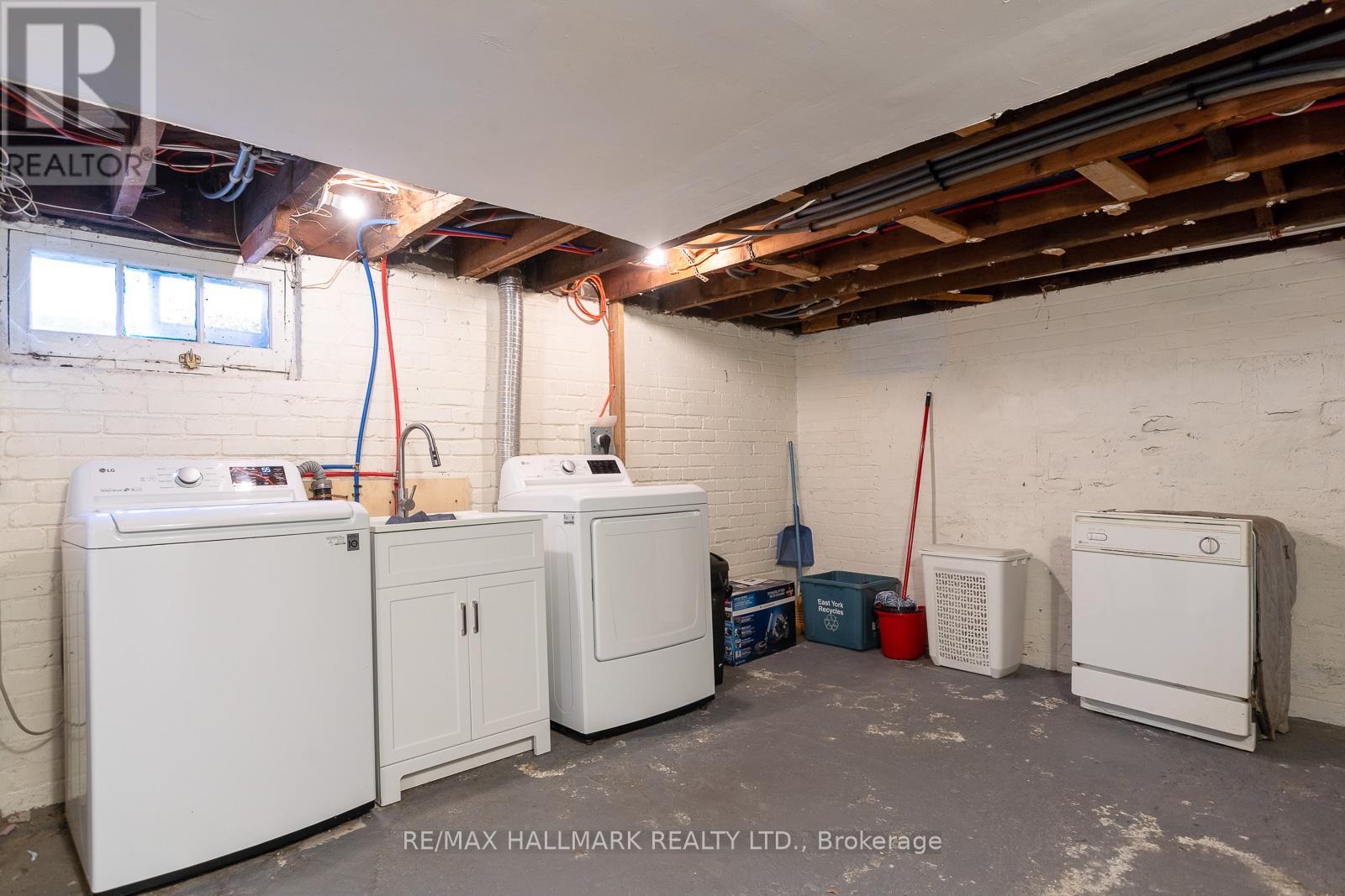 B (UPPER) - 27 HAMMERSMITH AVENUE