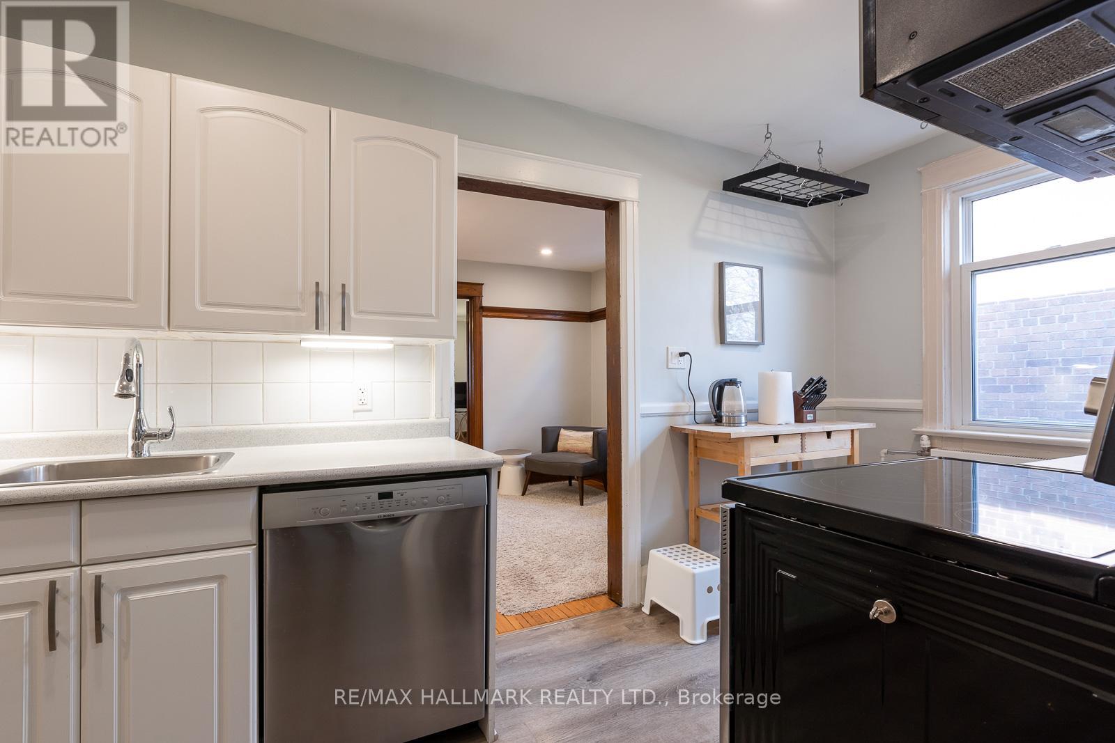 B (UPPER) - 27 HAMMERSMITH AVENUE