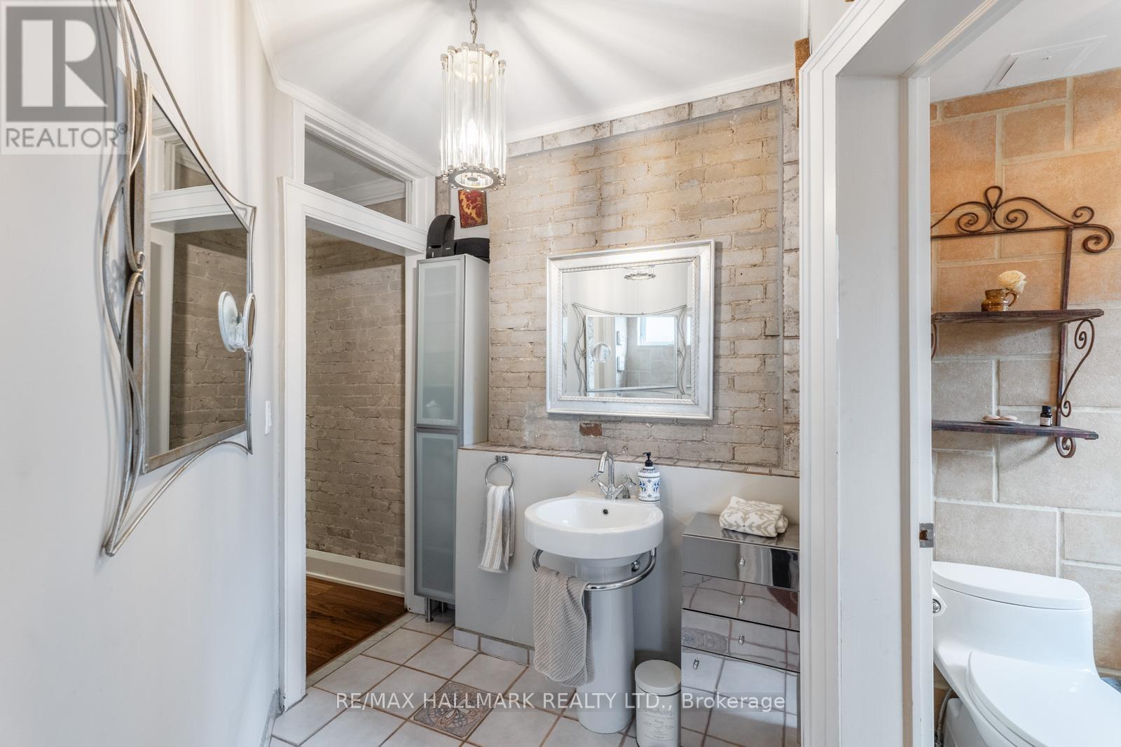 MAIN - 24 HAMMERSMITH AVENUE