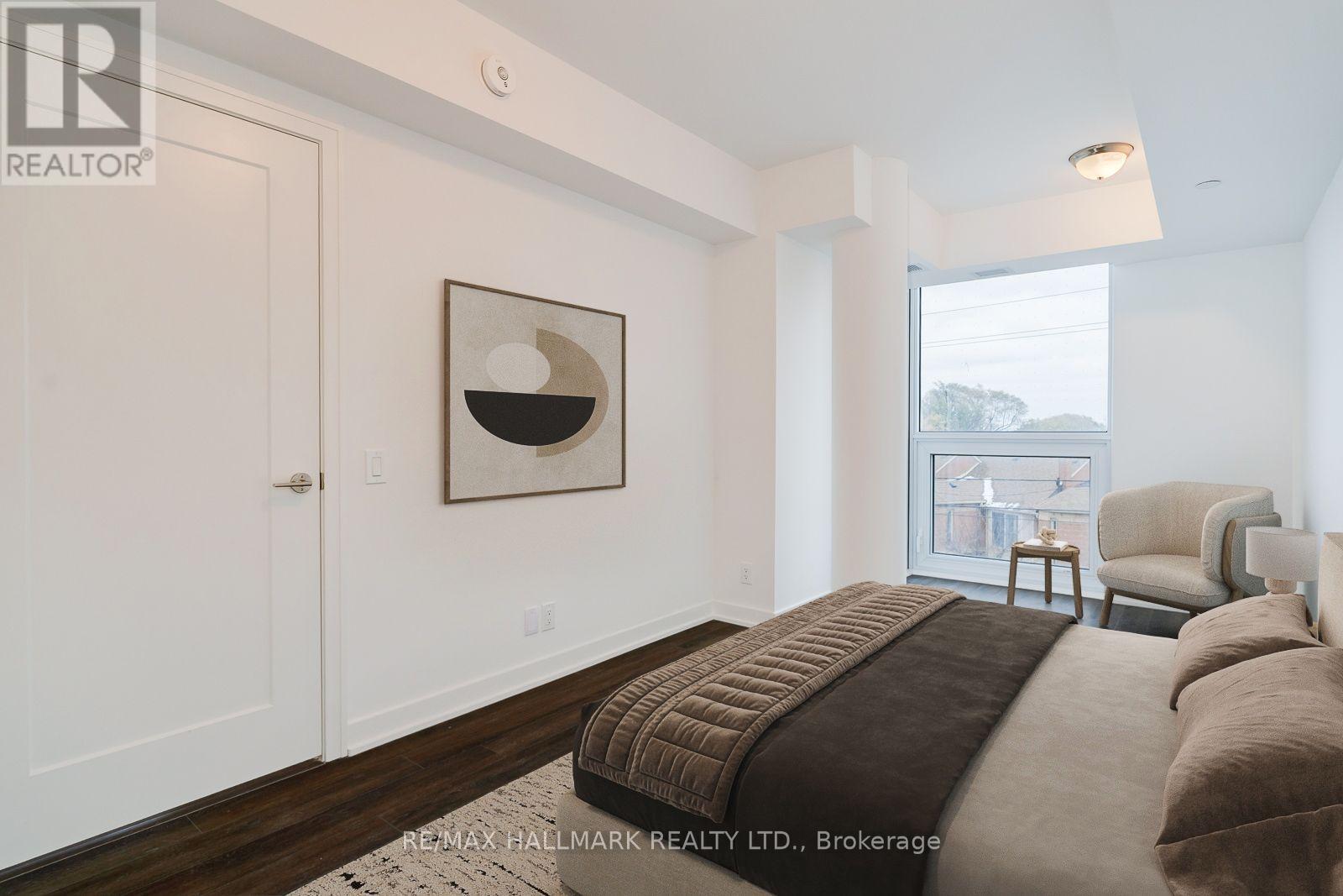 418 - 2 MANDERLEY DRIVE