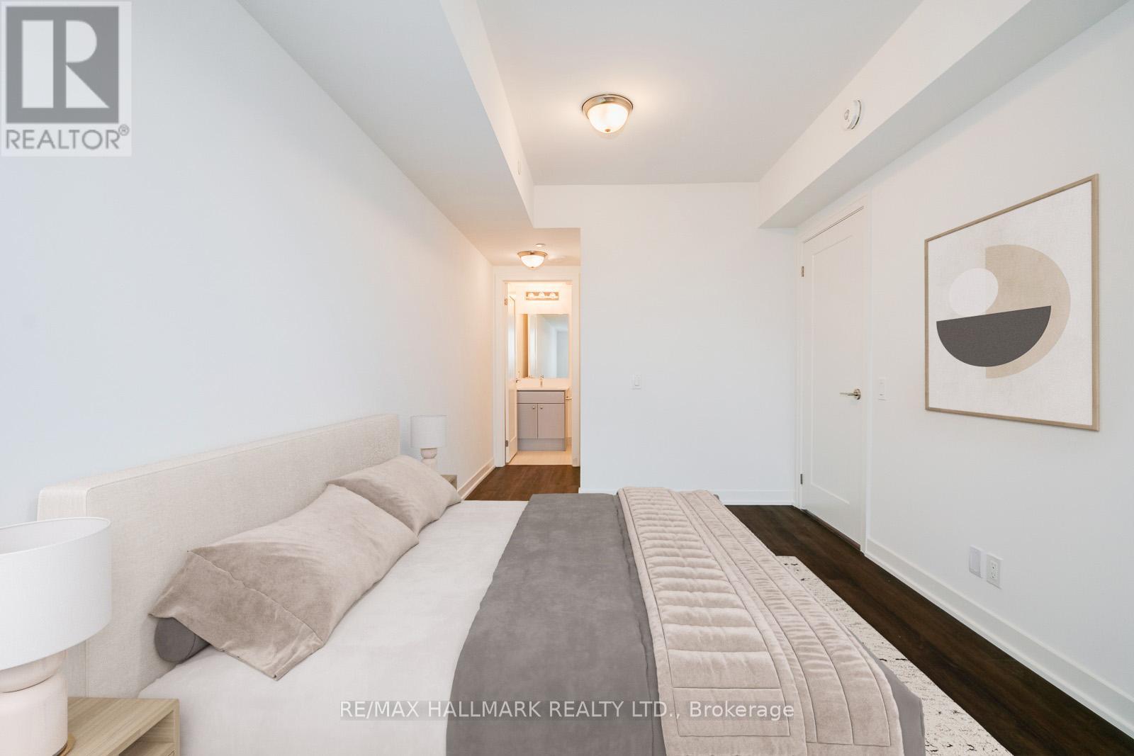 418 - 2 MANDERLEY DRIVE