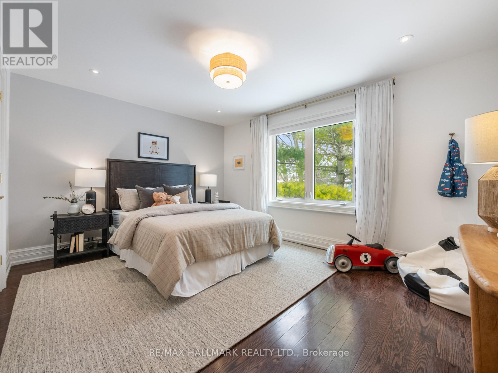 17 WOODLAND PARK ROAD