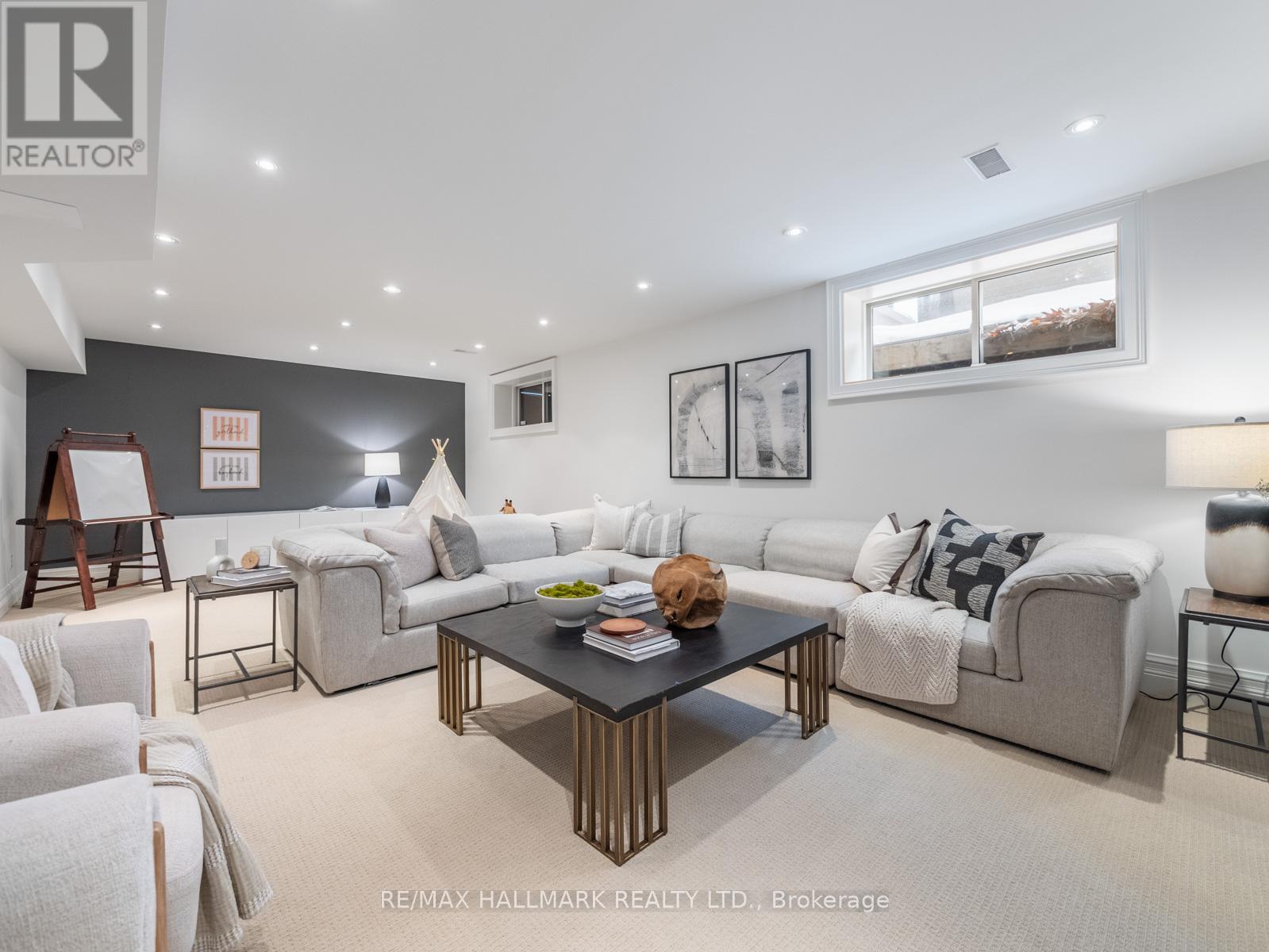 17 WOODLAND PARK ROAD