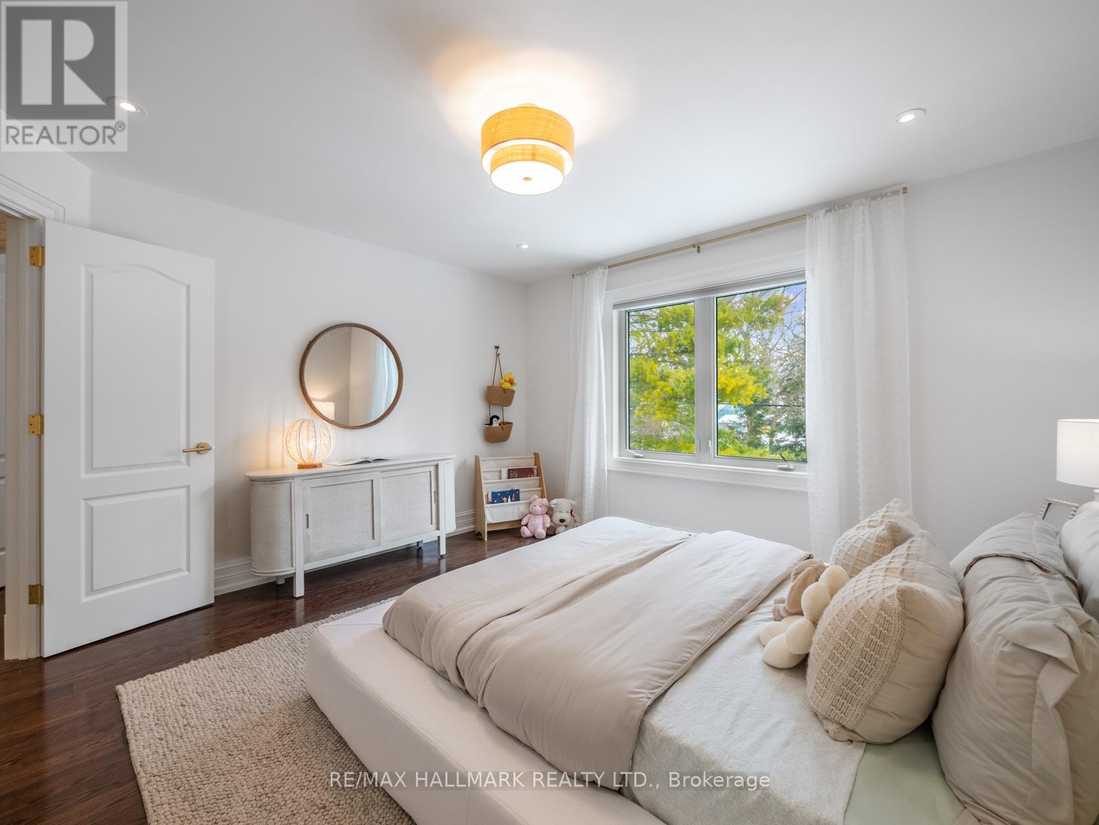 17 WOODLAND PARK ROAD