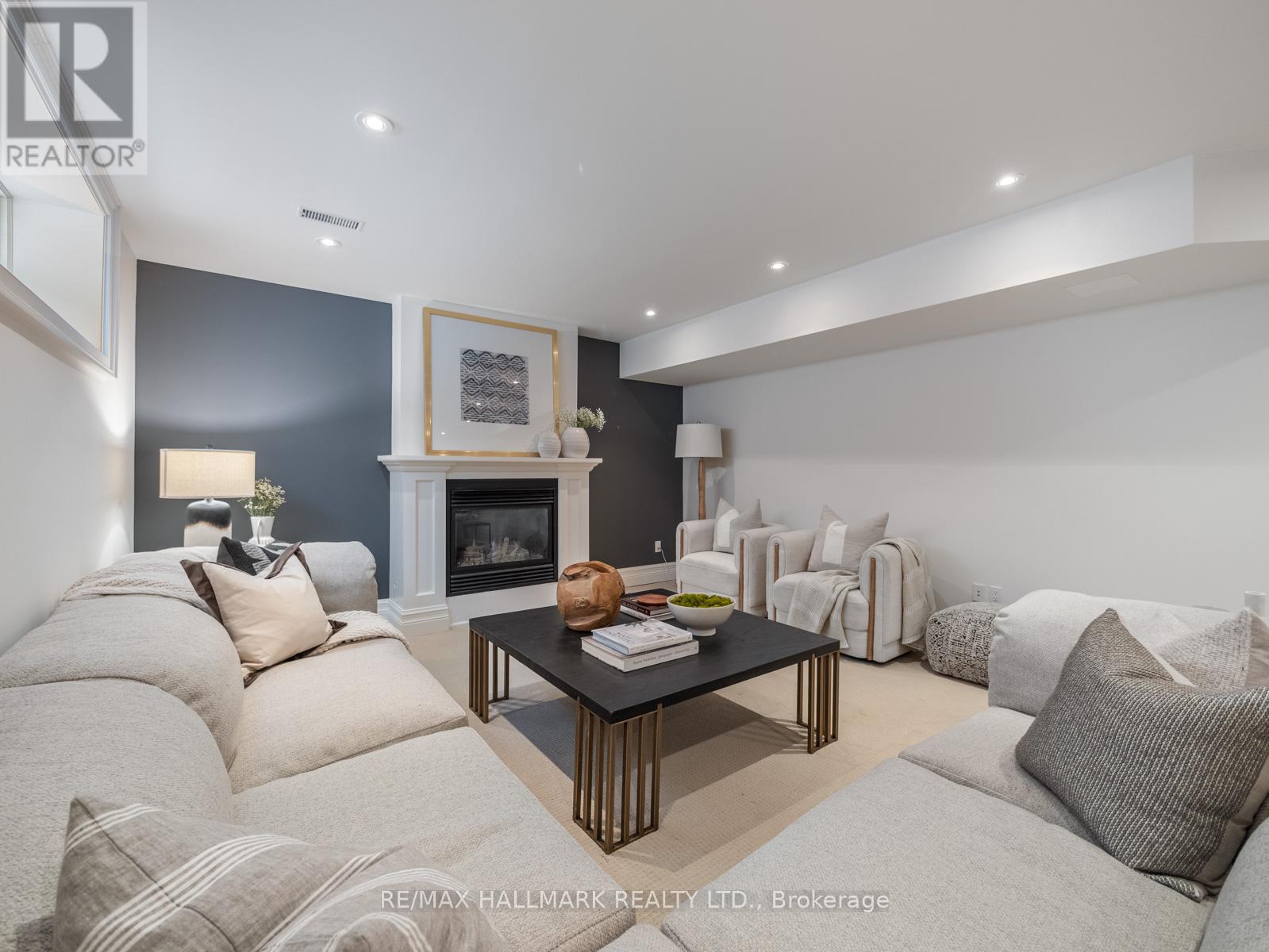 17 WOODLAND PARK ROAD