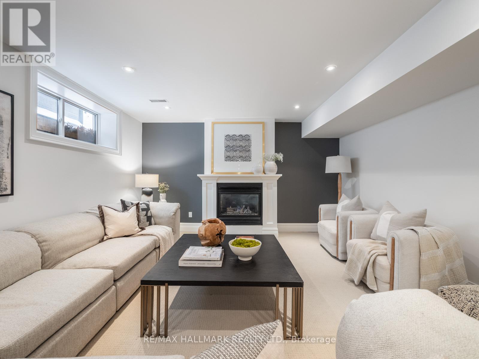 17 WOODLAND PARK ROAD