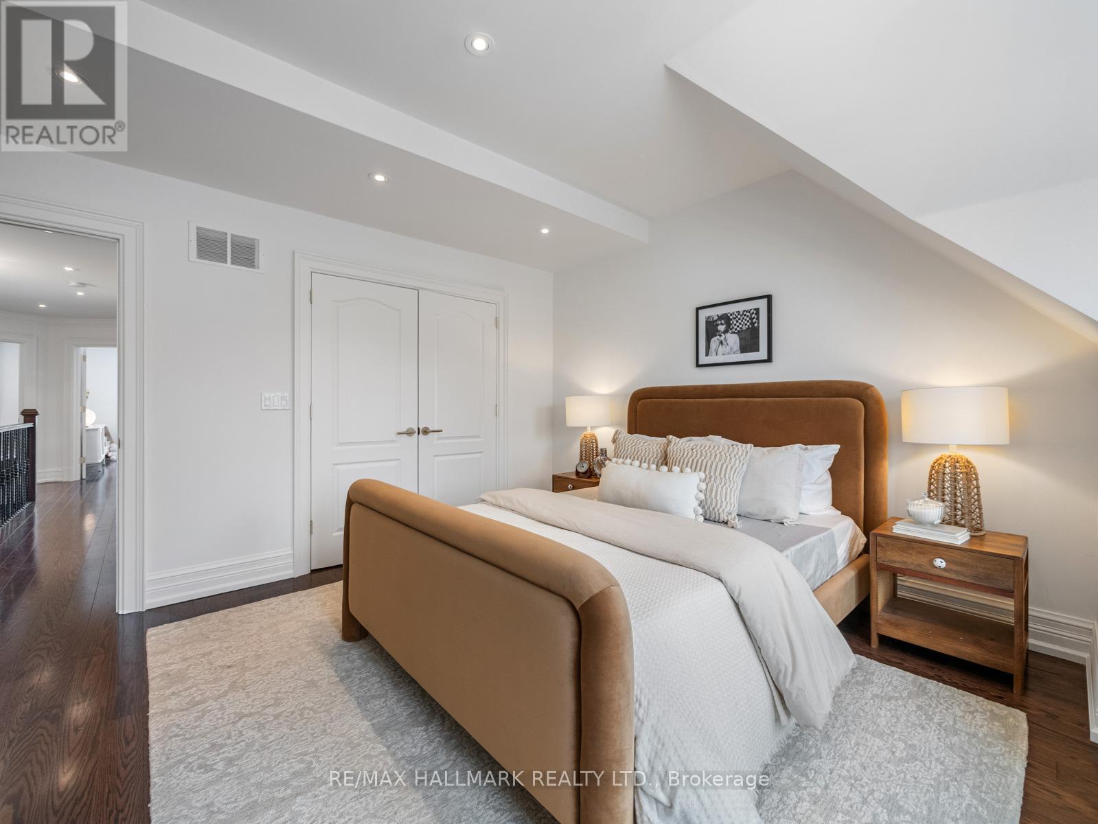 17 WOODLAND PARK ROAD