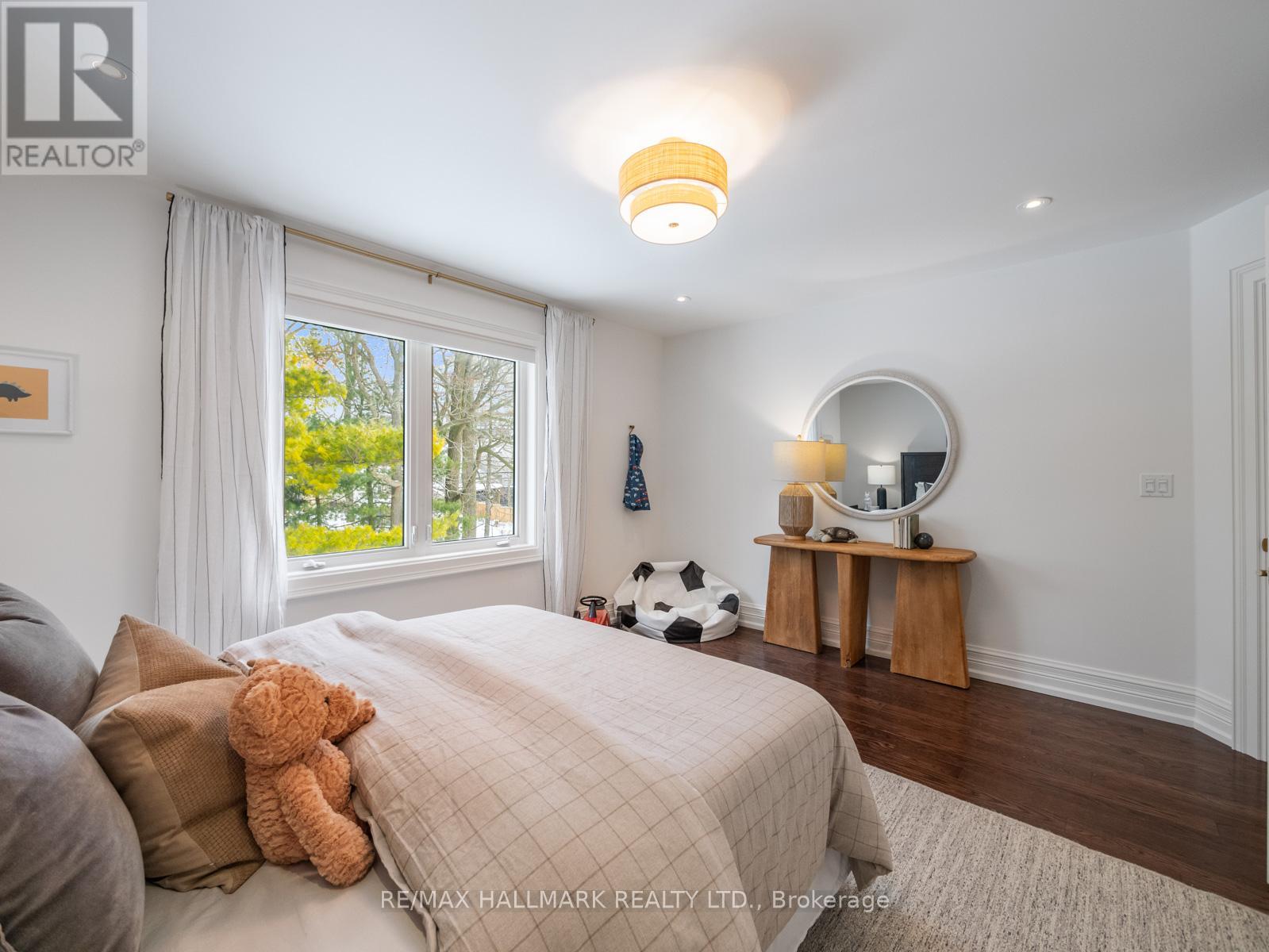 17 WOODLAND PARK ROAD