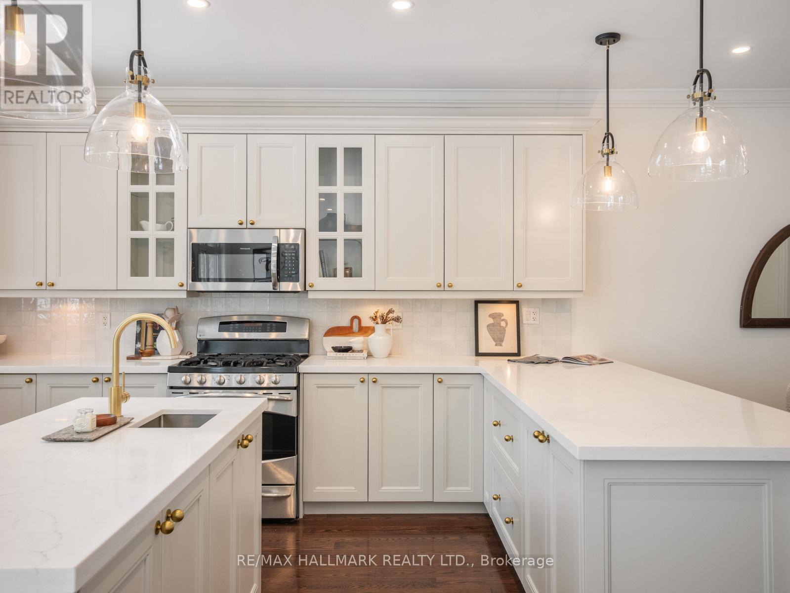 17 WOODLAND PARK ROAD