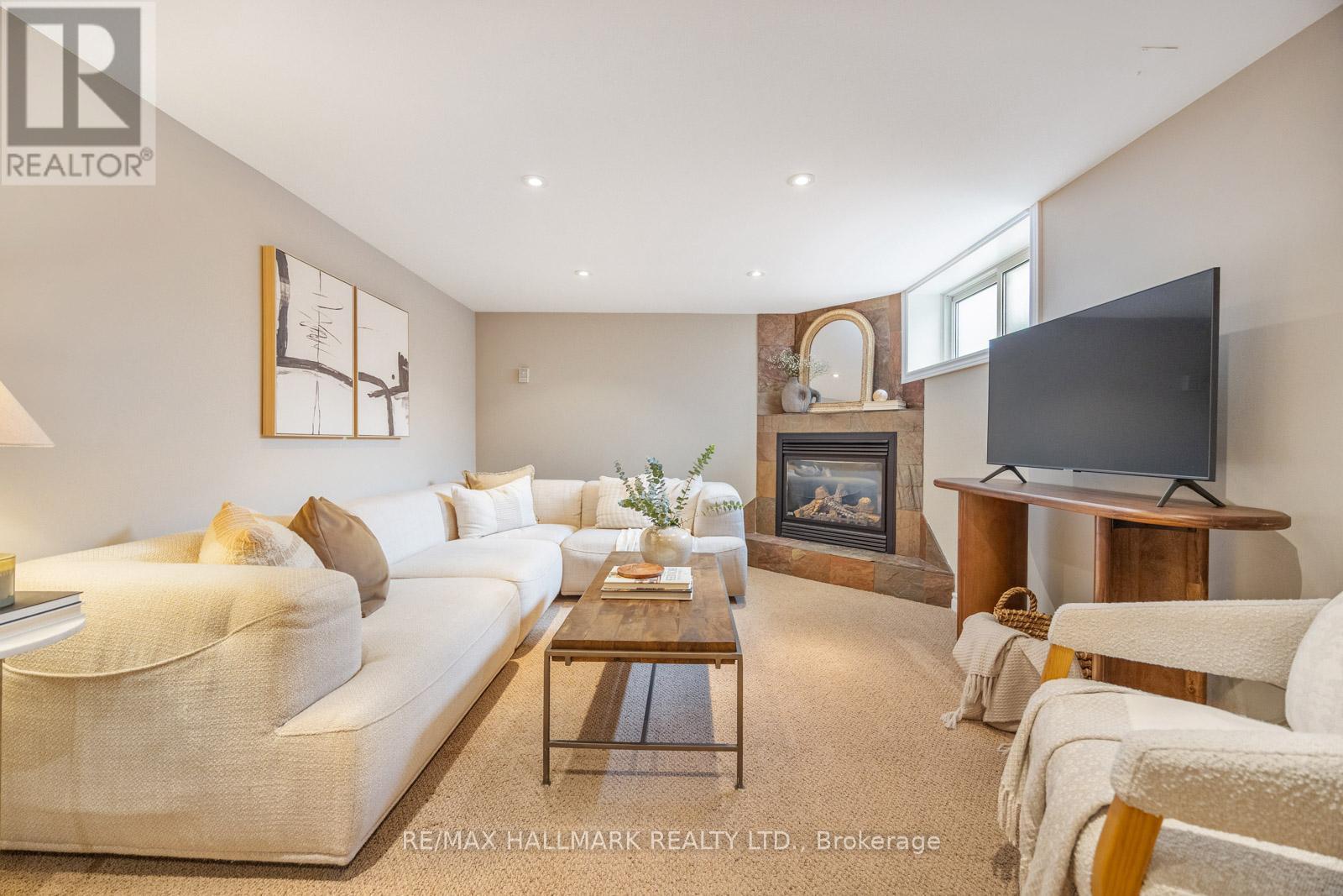 18 ELMVIEW DRIVE