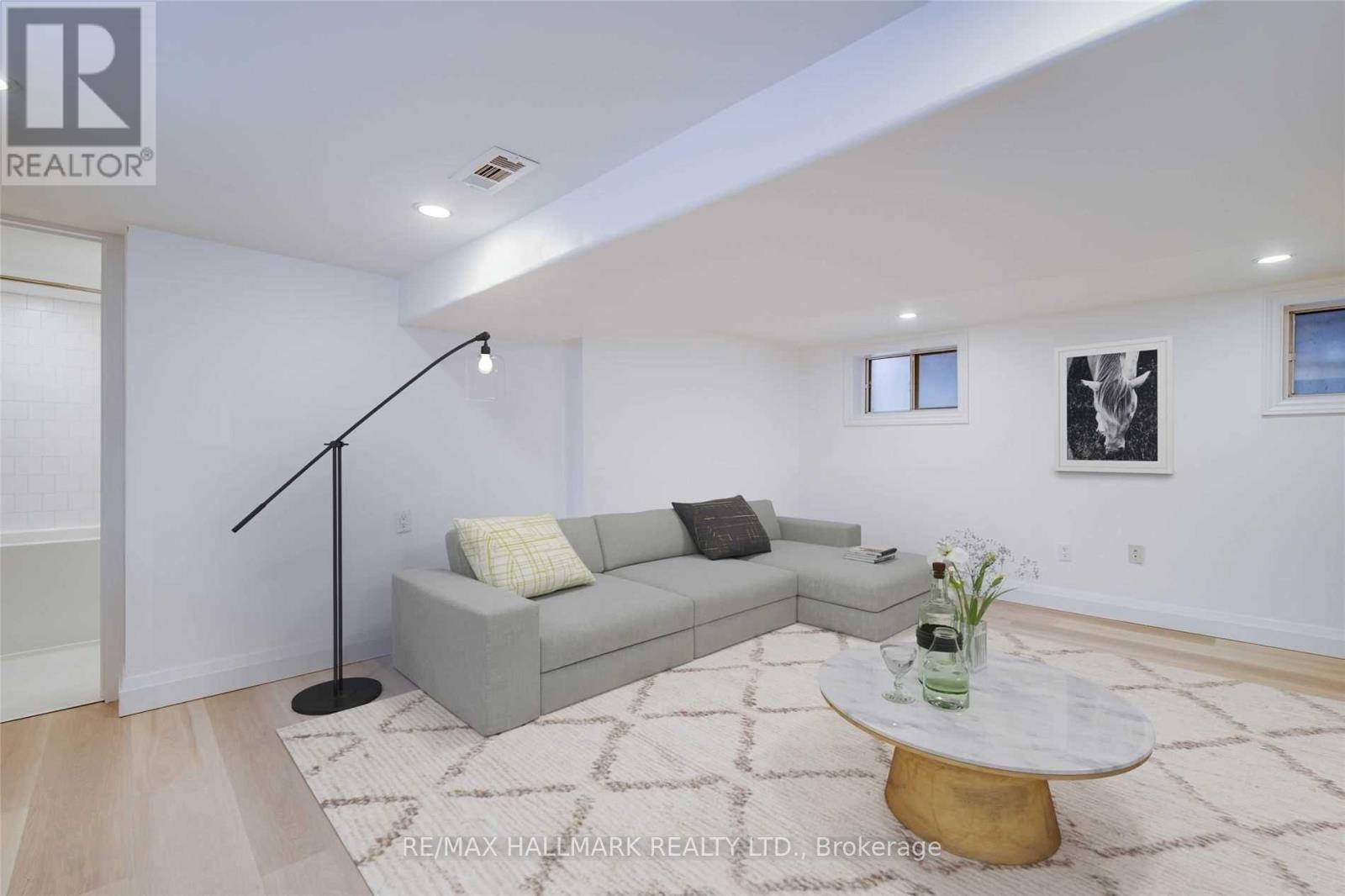 24 BARRINGTON AVENUE