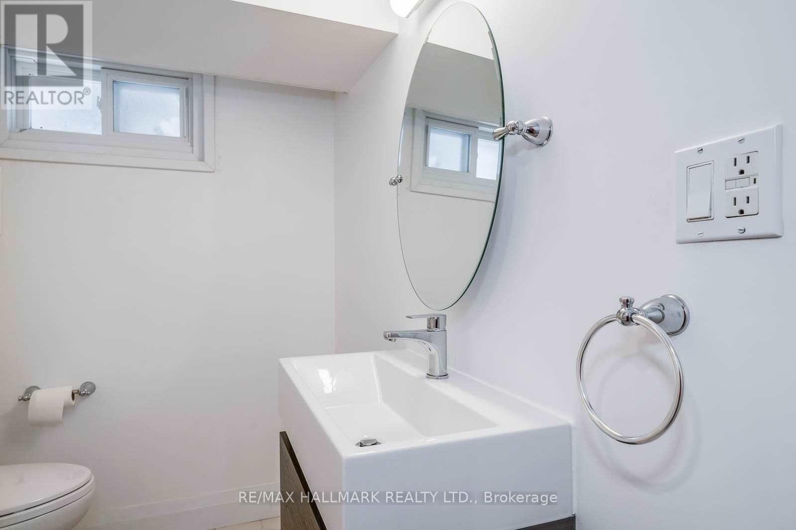 24 BARRINGTON AVENUE