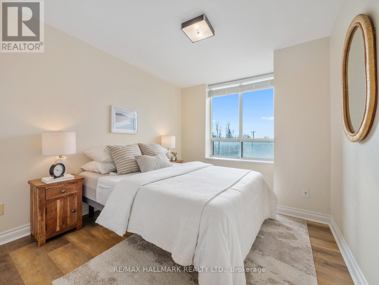 317 - 1863 QUEEN STREET E