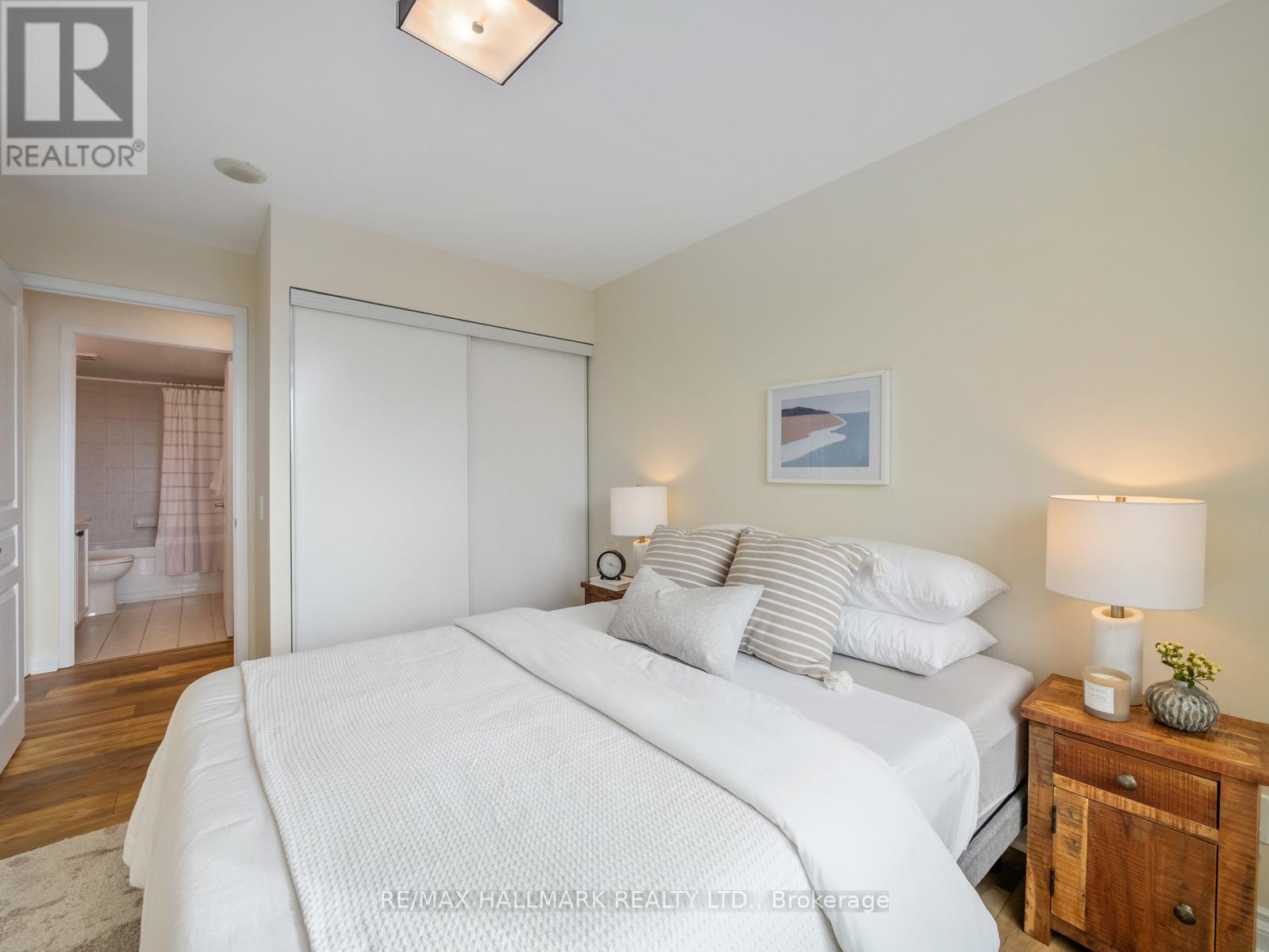 317 - 1863 QUEEN STREET E