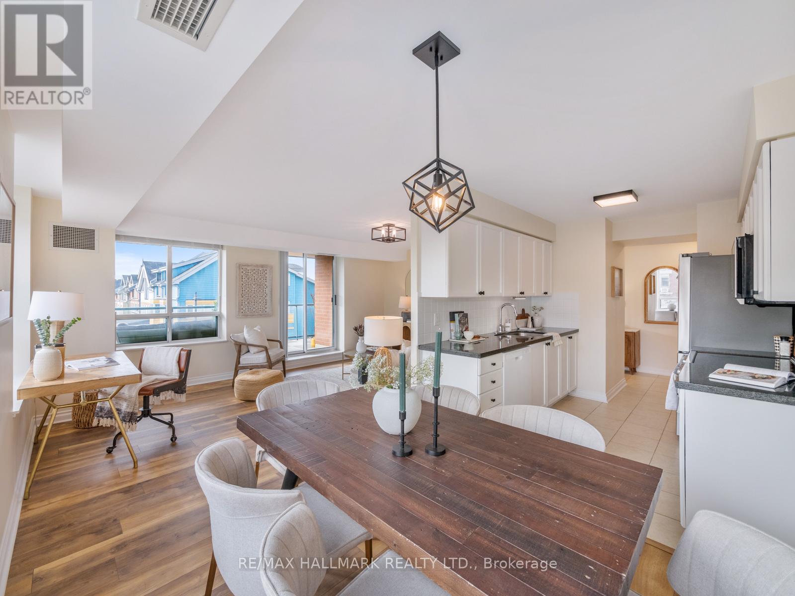 317 - 1863 QUEEN STREET E