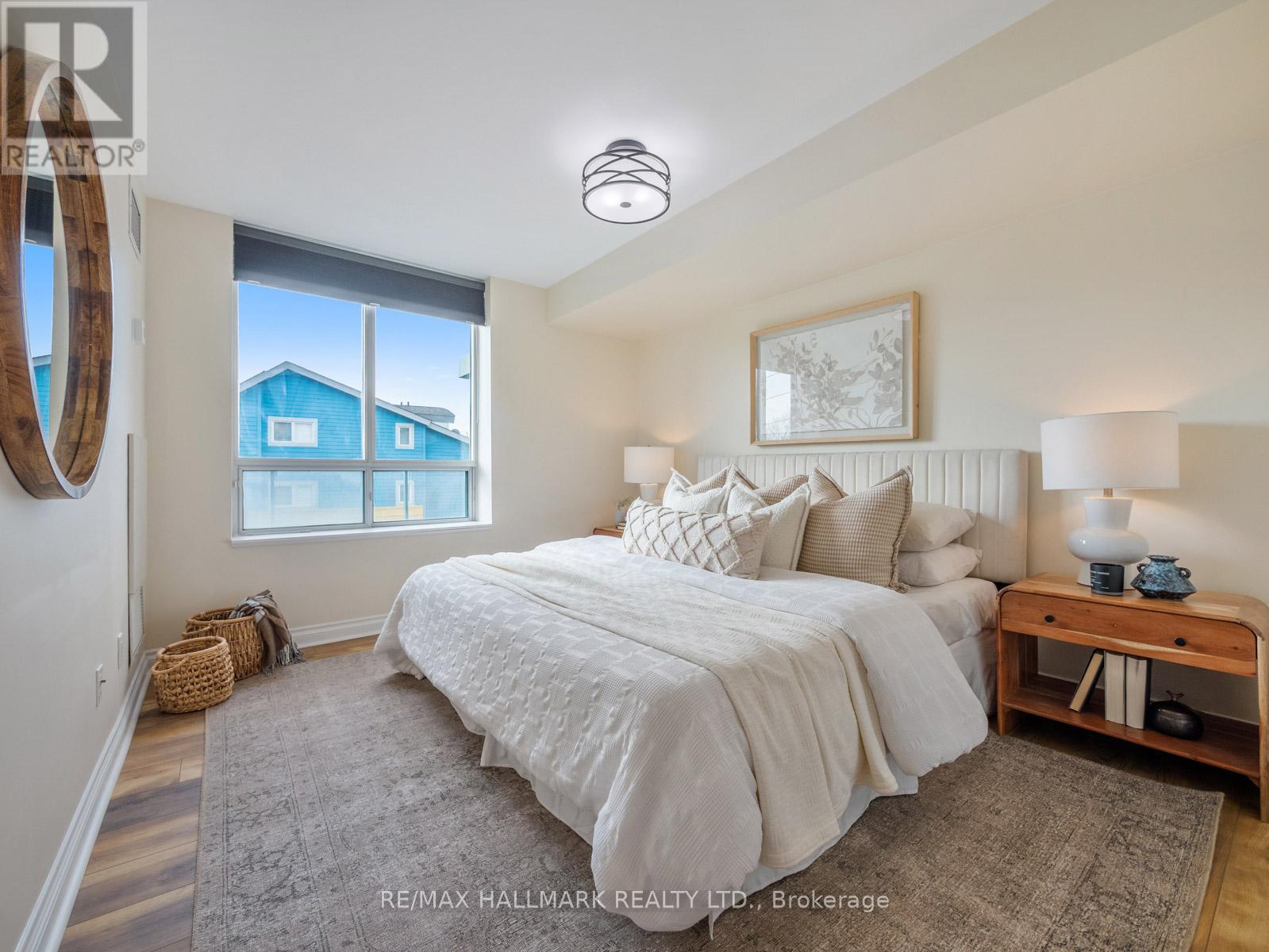 317 - 1863 QUEEN STREET E