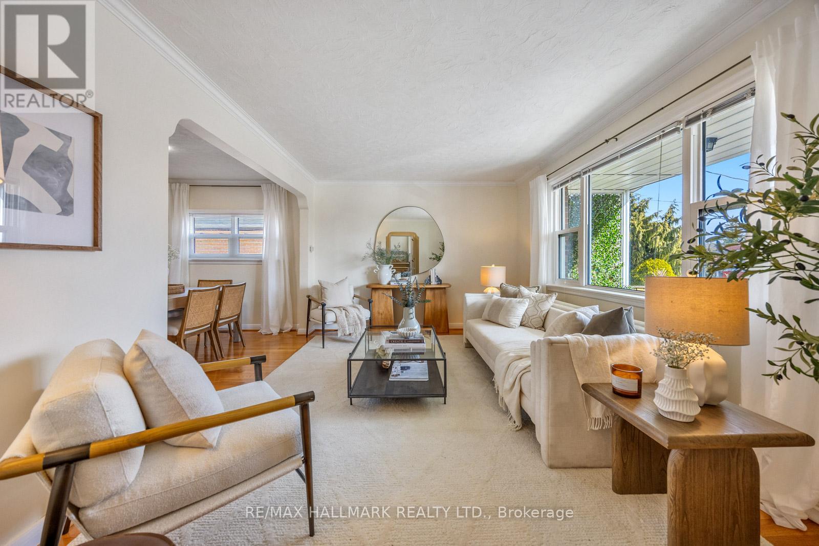 60 GREYLAWN CRESCENT