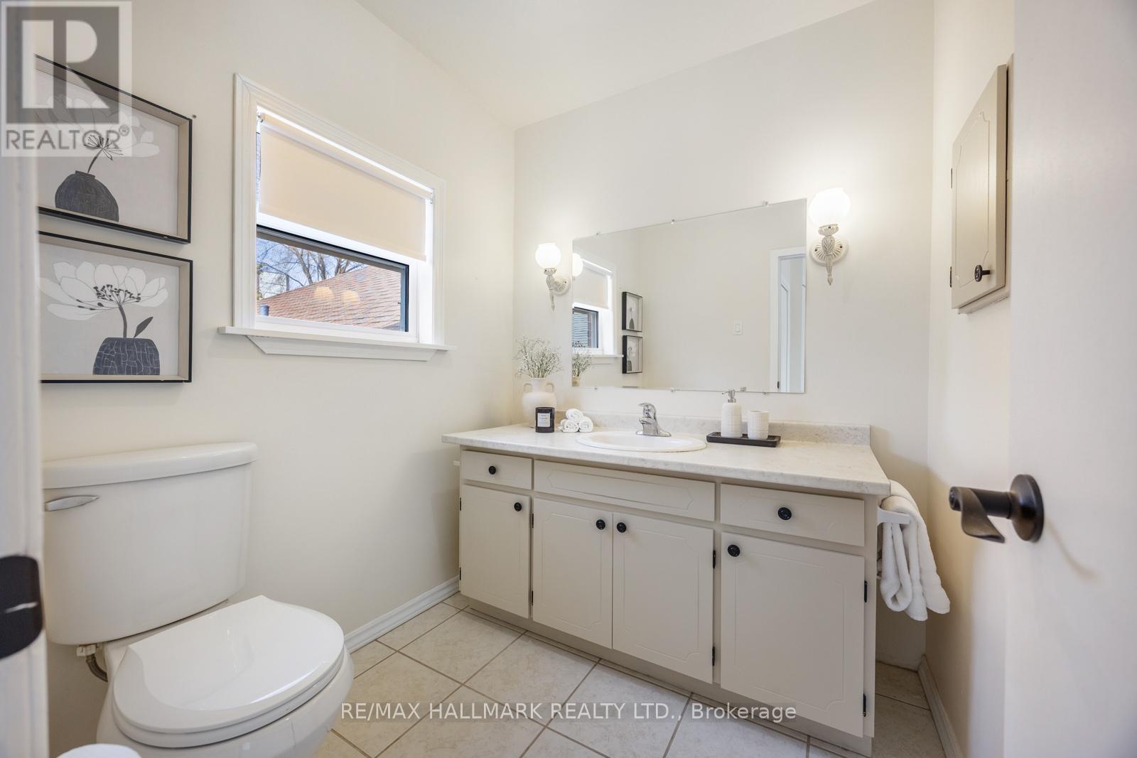 60 GREYLAWN CRESCENT