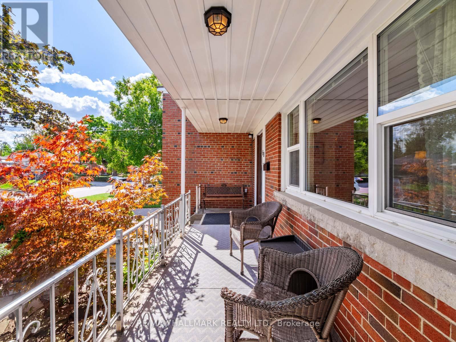 60 GREYLAWN CRESCENT