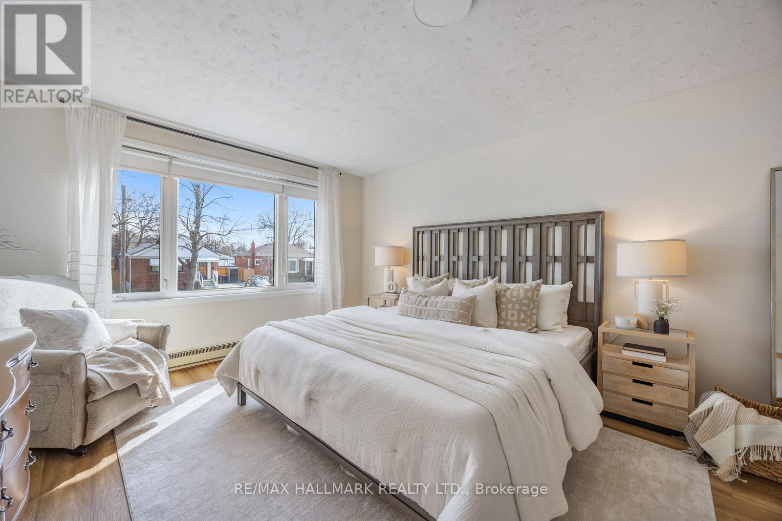 60 GREYLAWN CRESCENT