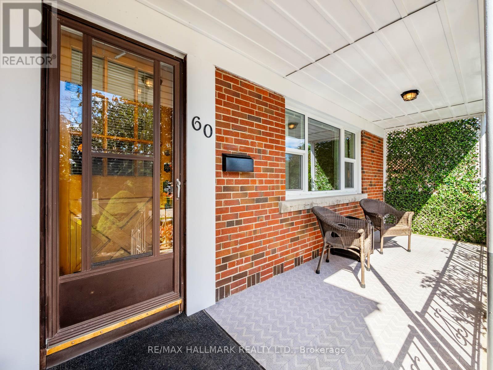 60 GREYLAWN CRESCENT