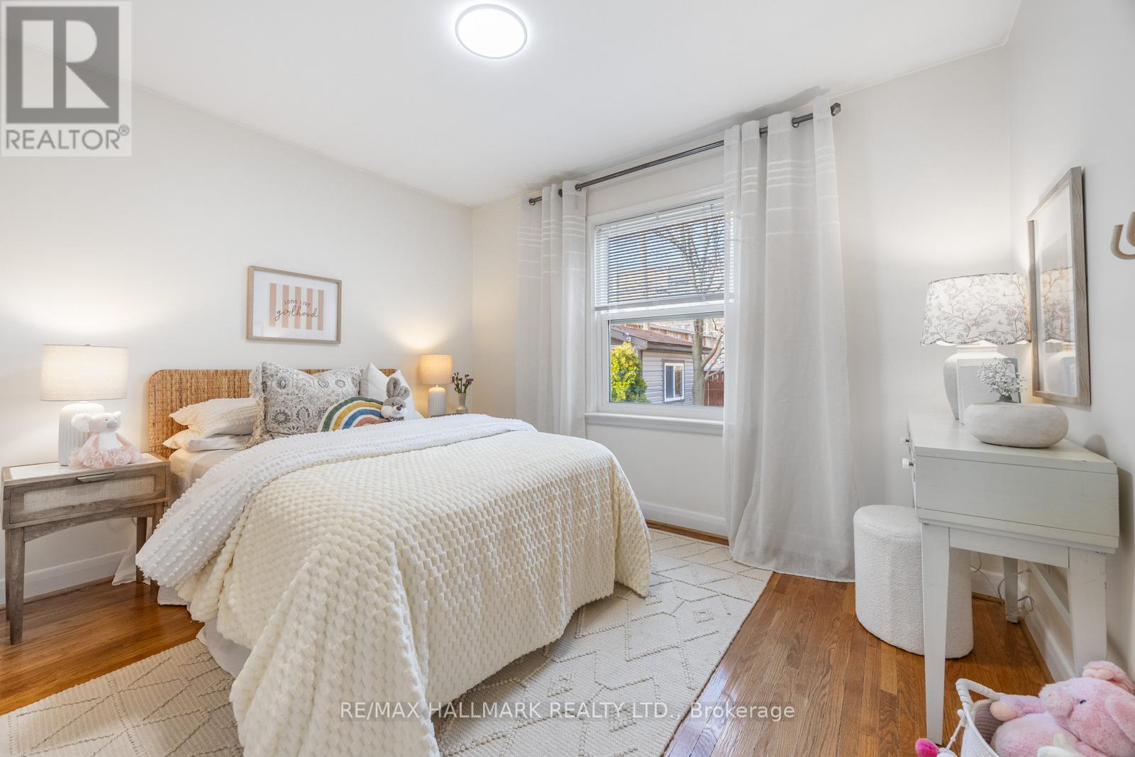 60 GREYLAWN CRESCENT