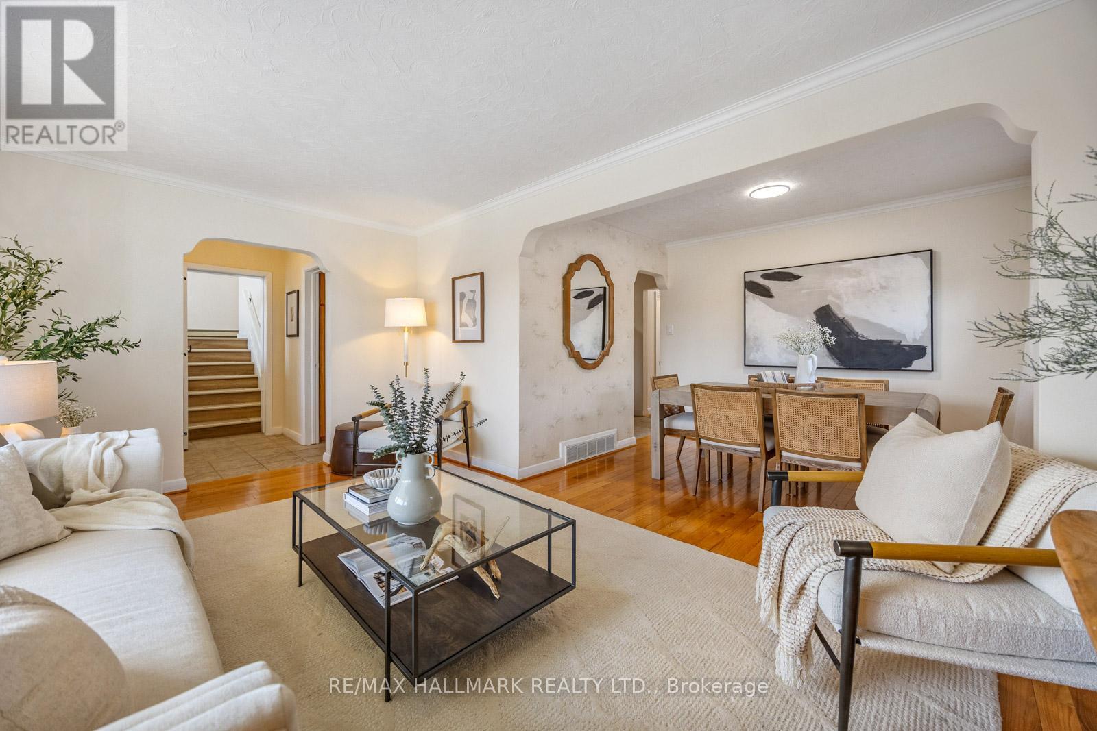 60 GREYLAWN CRESCENT