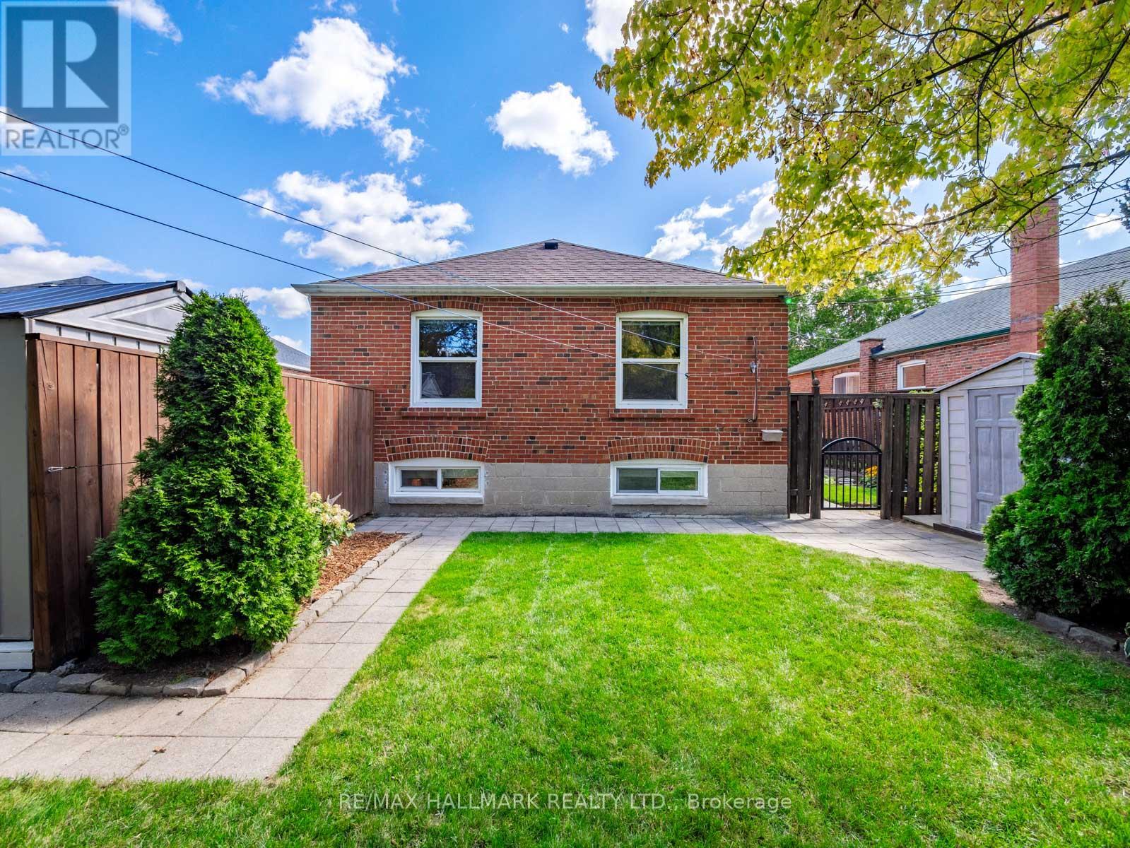 60 GREYLAWN CRESCENT